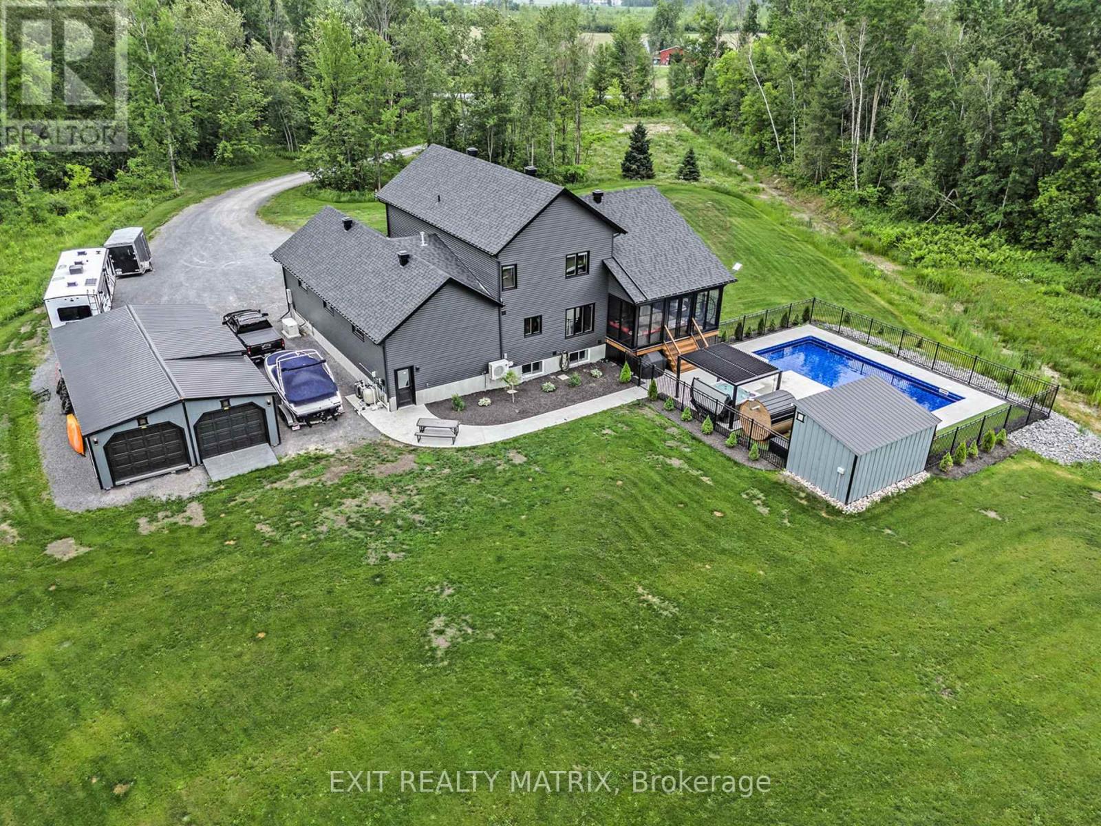 3253 Maisonneuve Road