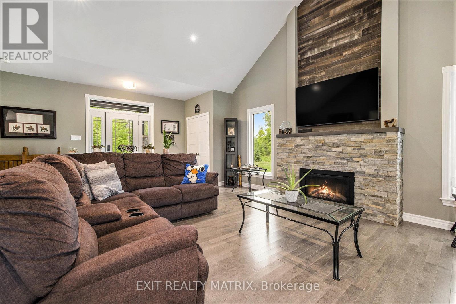 3253 Maisonneuve Road