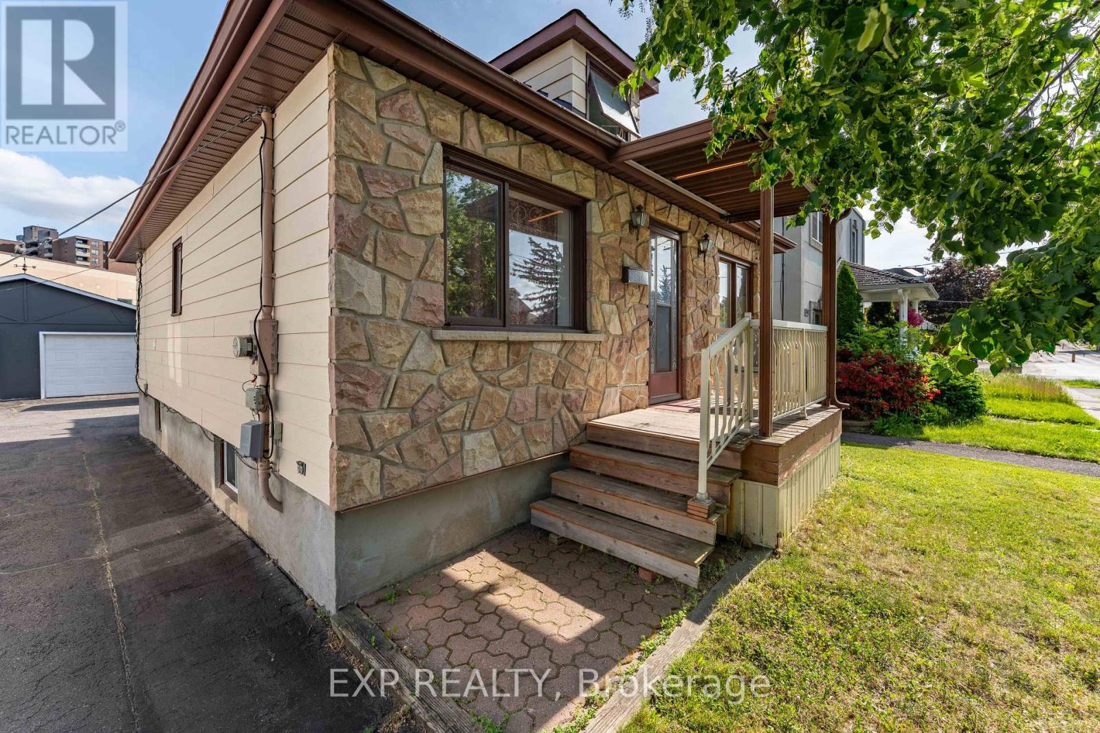 318 Montfort Street