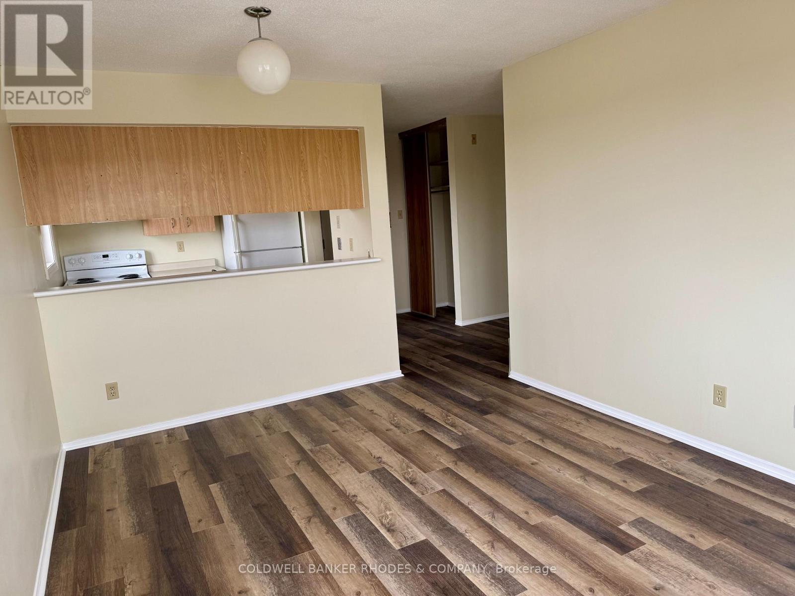 404 - 325 Centrum Boulevard