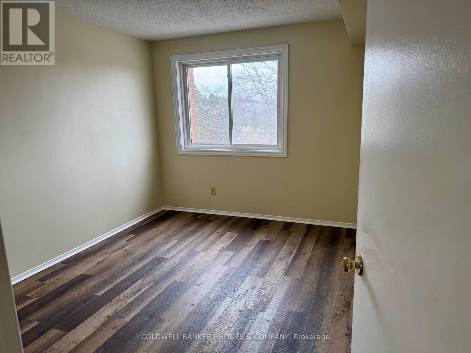 404 - 325 Centrum Boulevard