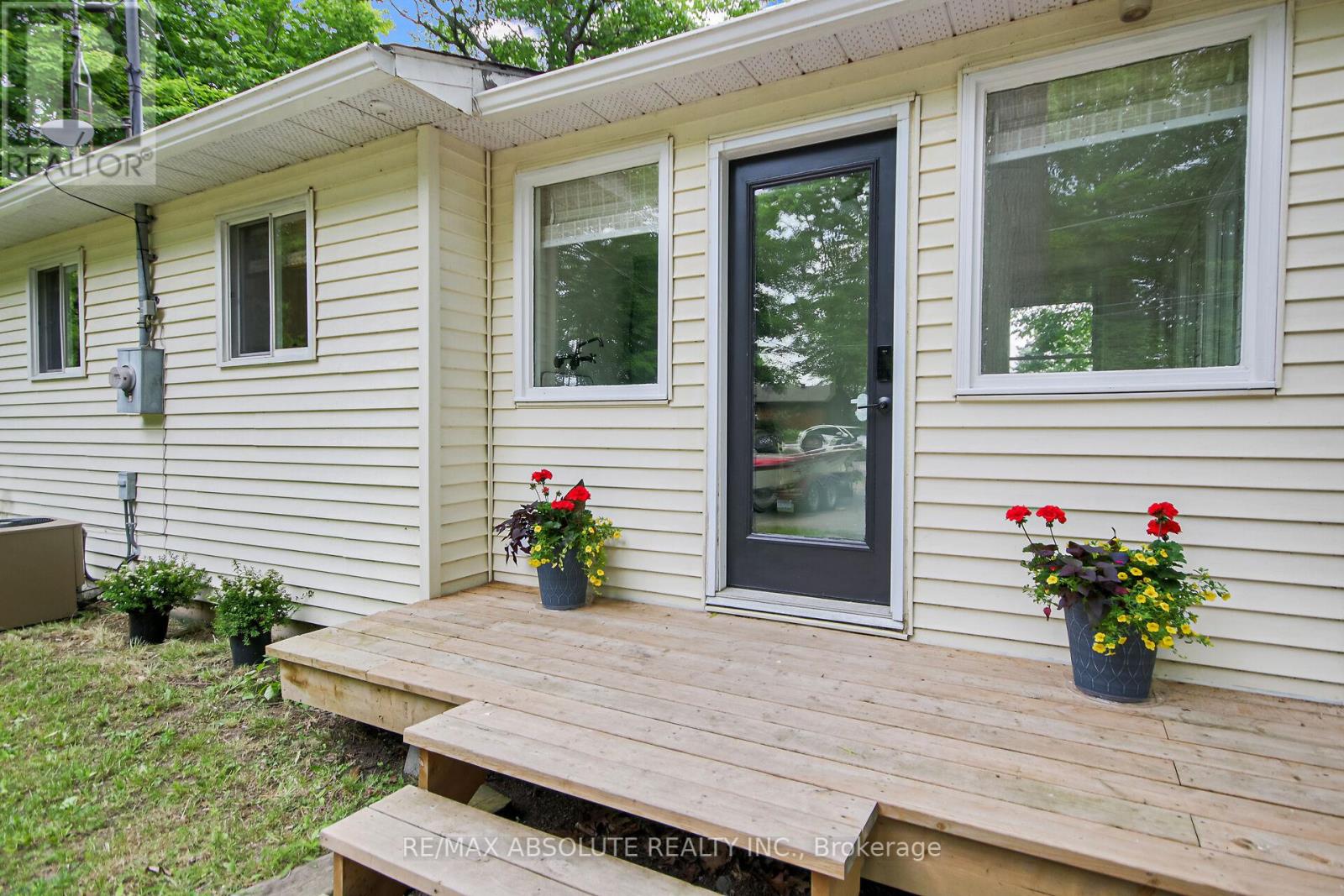 210 Pickerel Point Road