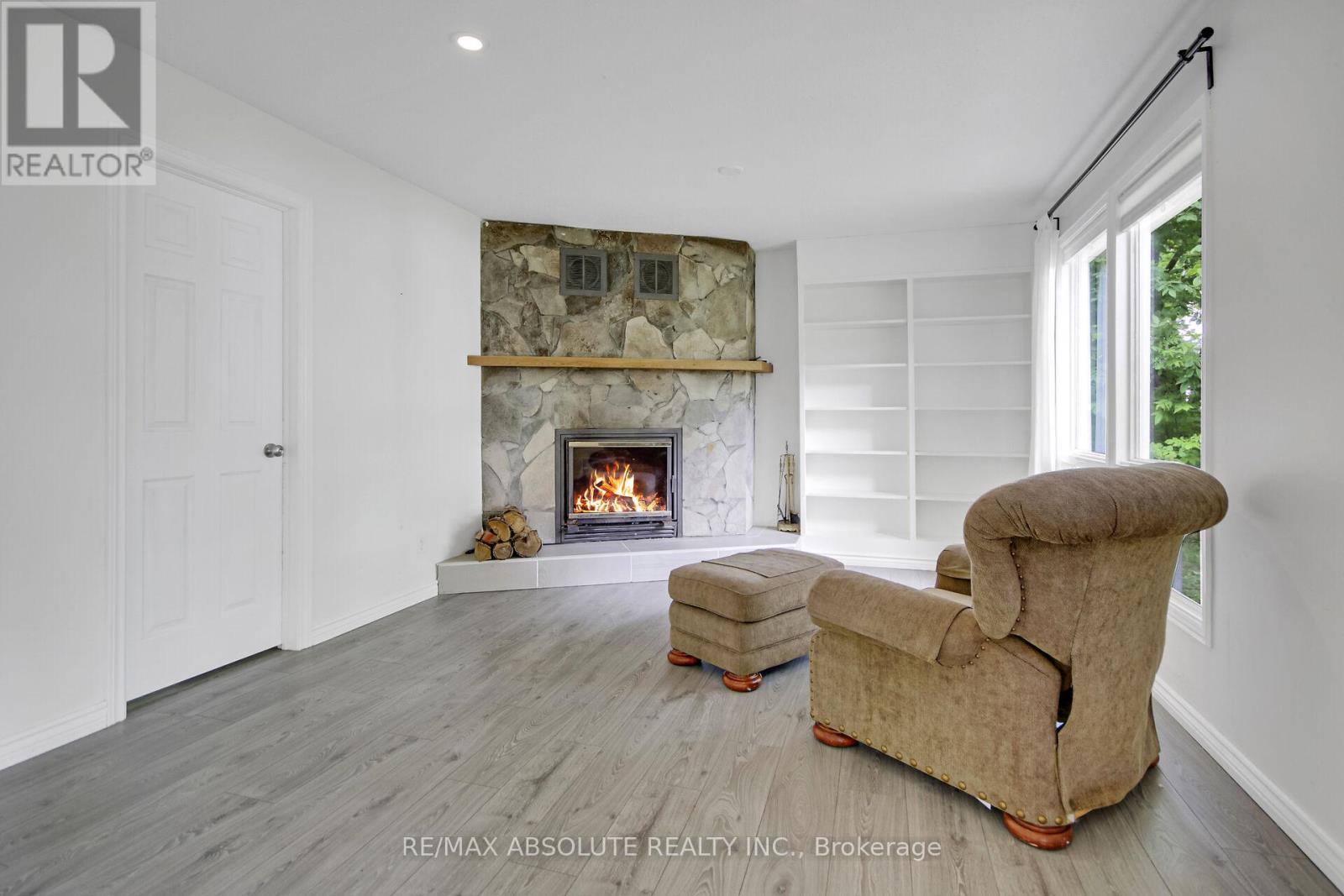 210 Pickerel Point Road