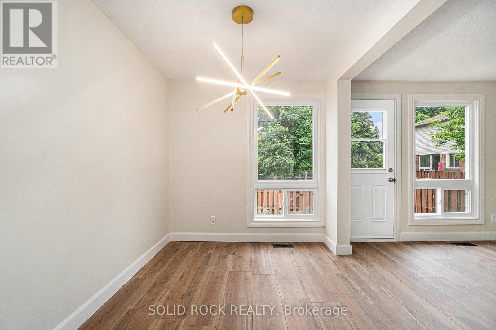 33 Thistledown Court