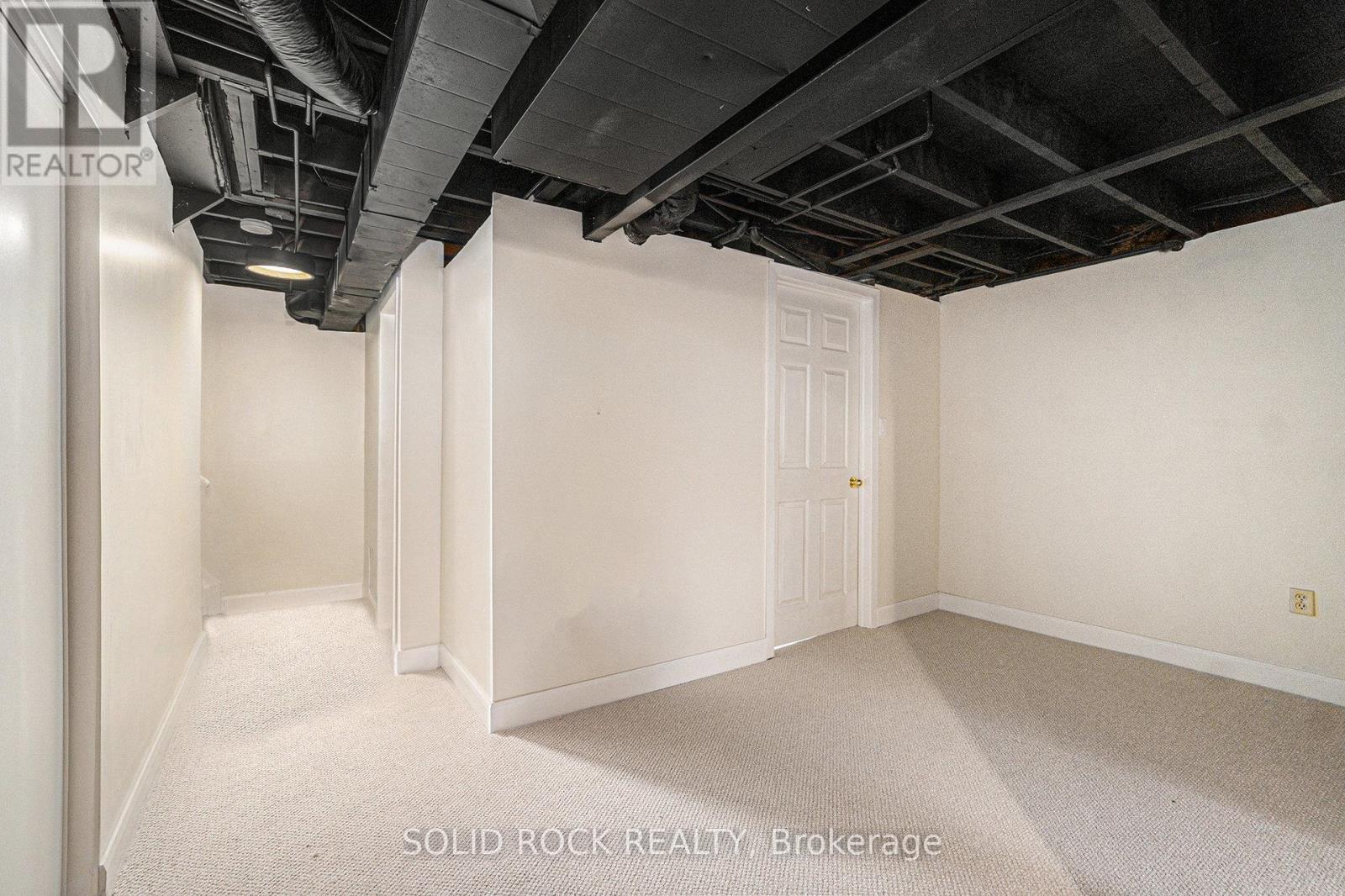 33 Thistledown Court