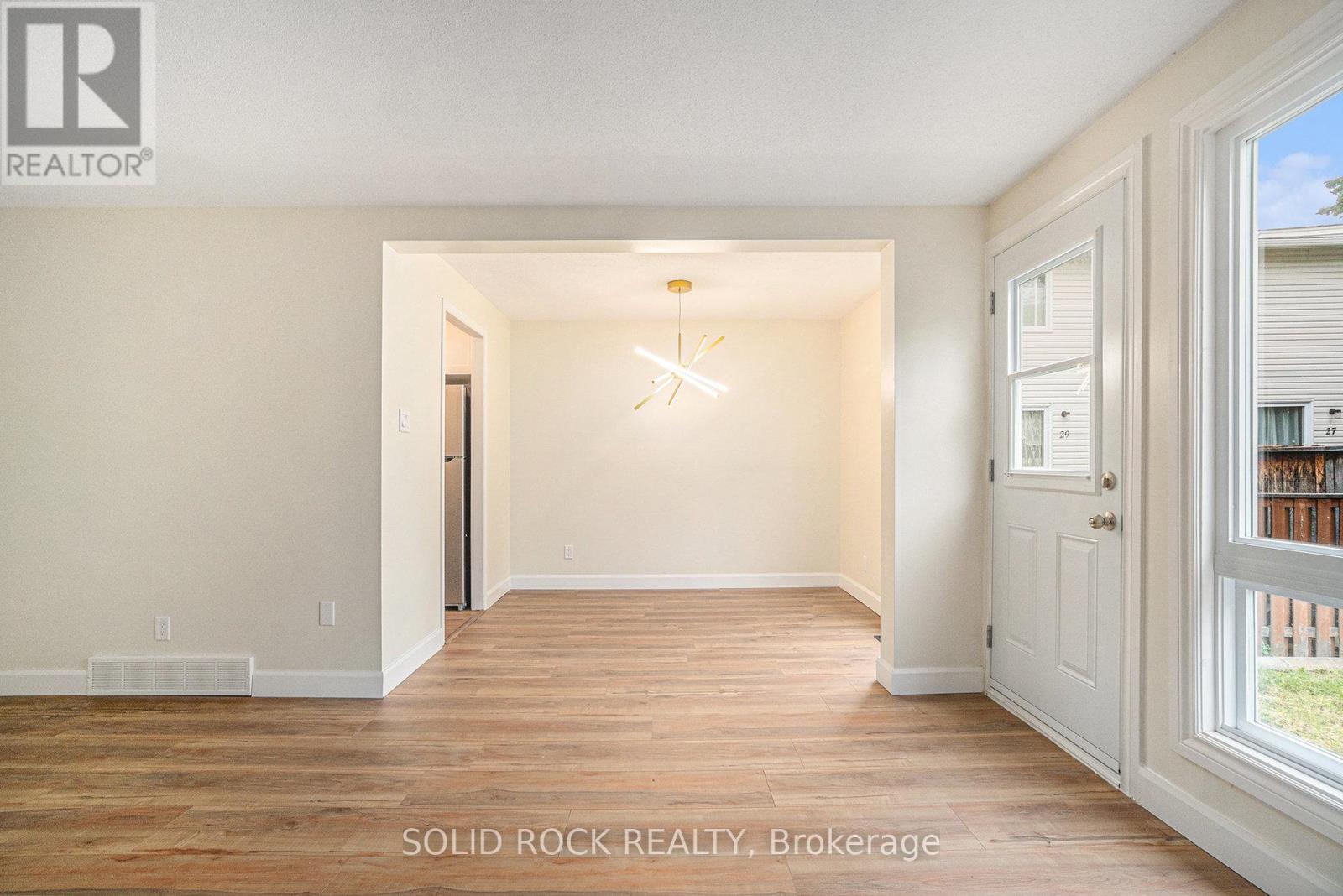 33 Thistledown Court