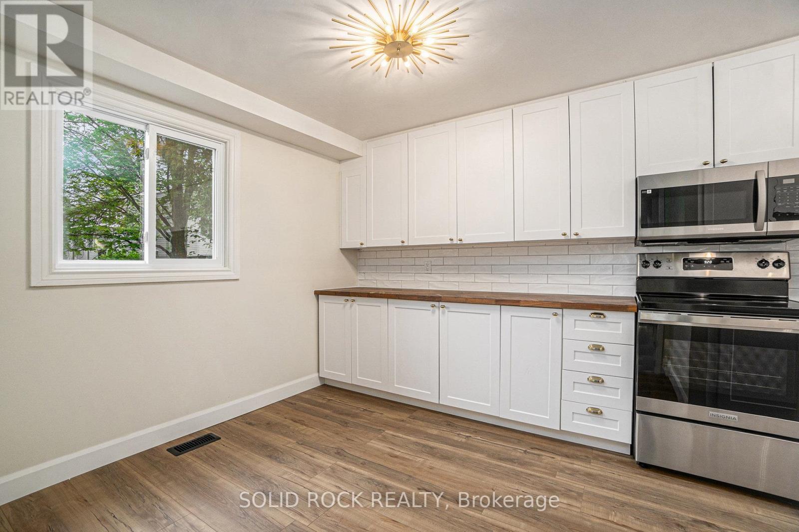 33 Thistledown Court