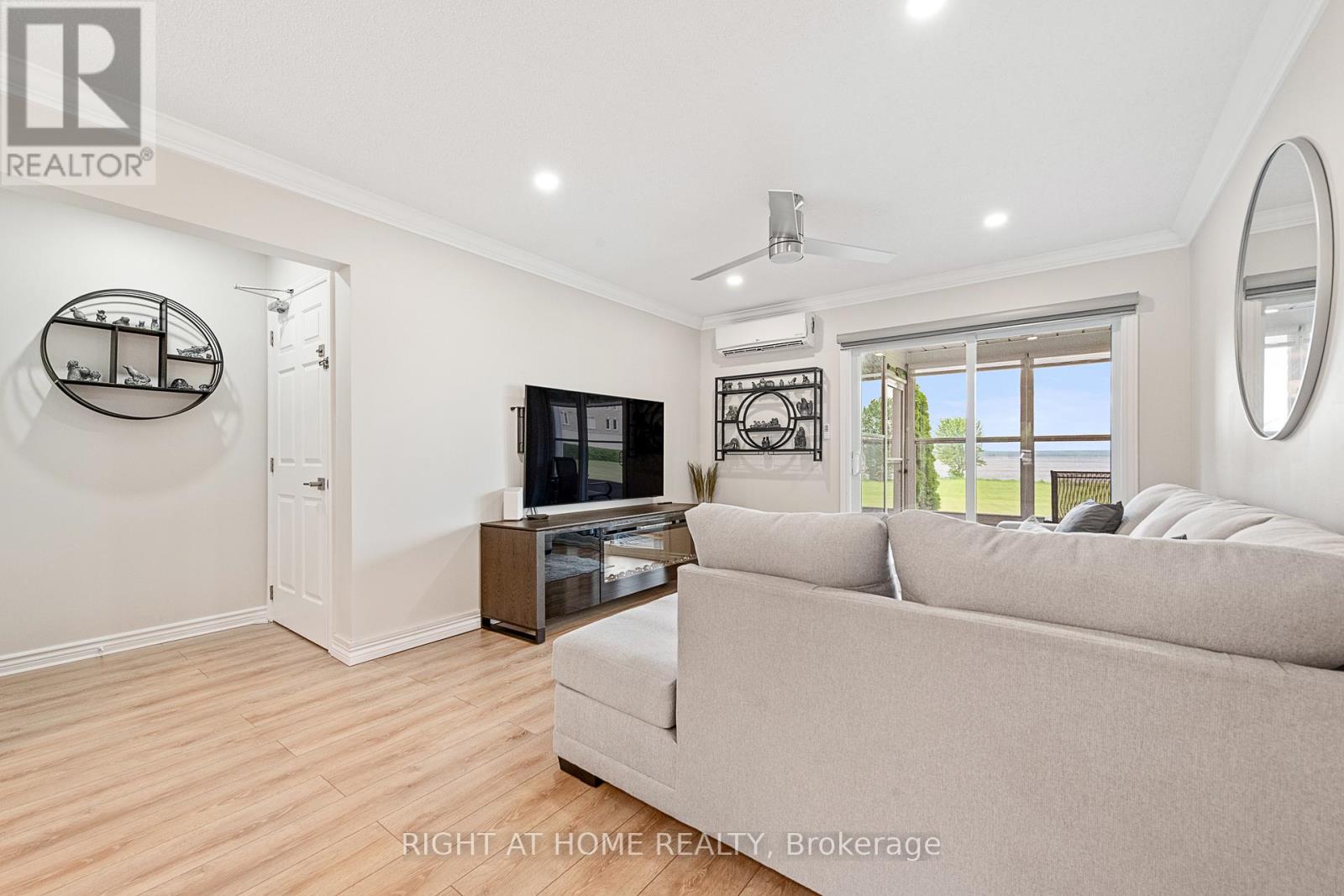 2b - 160 Edwards Street