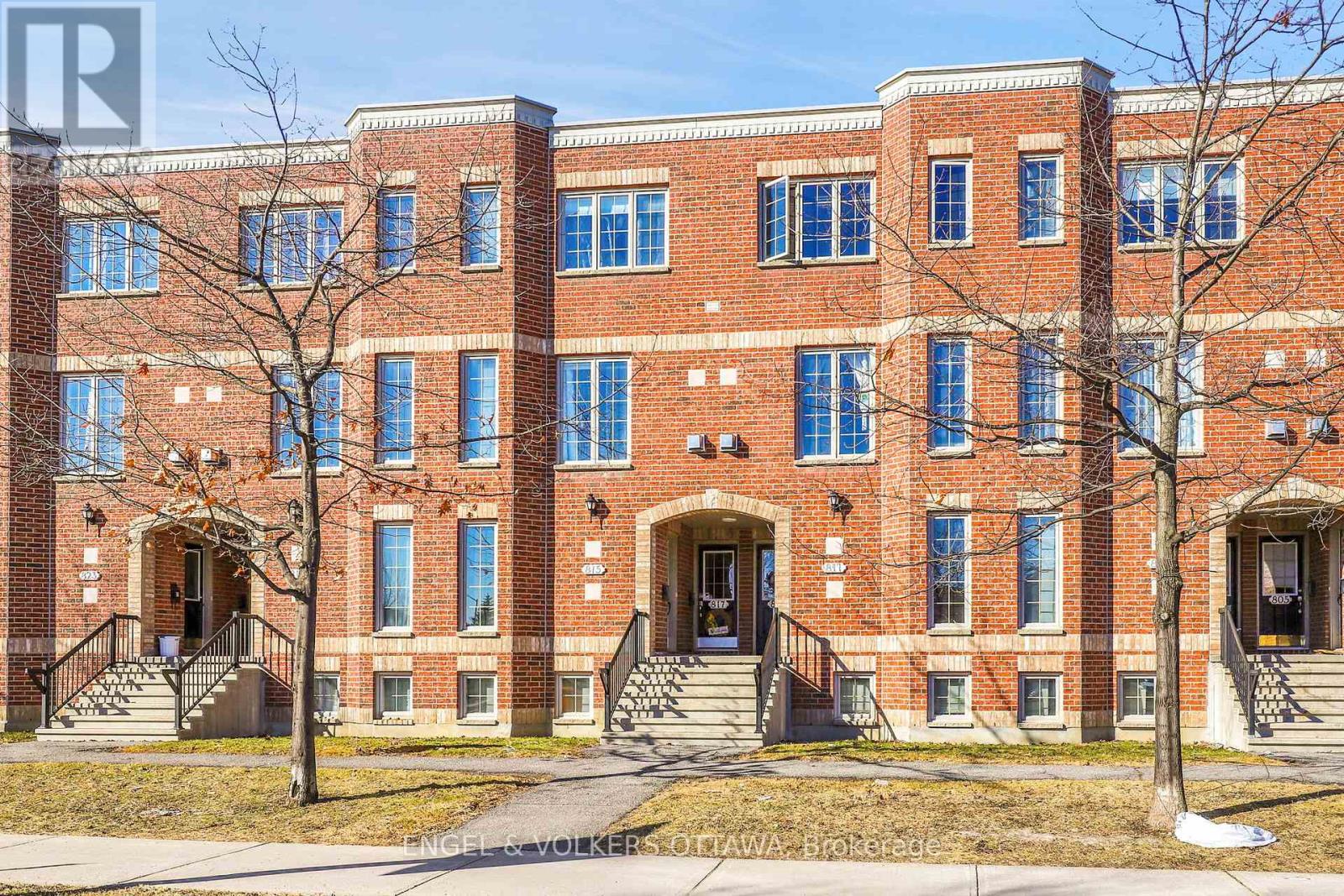 10 - 811 Longfields Drive