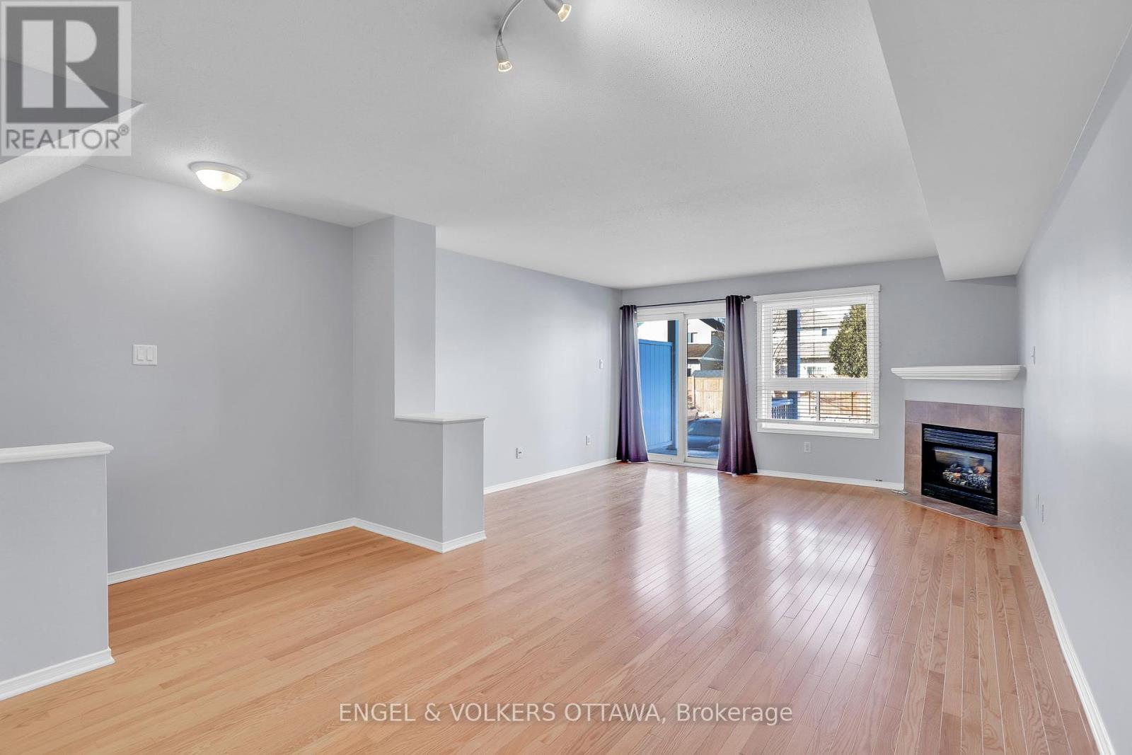 10 - 811 Longfields Drive