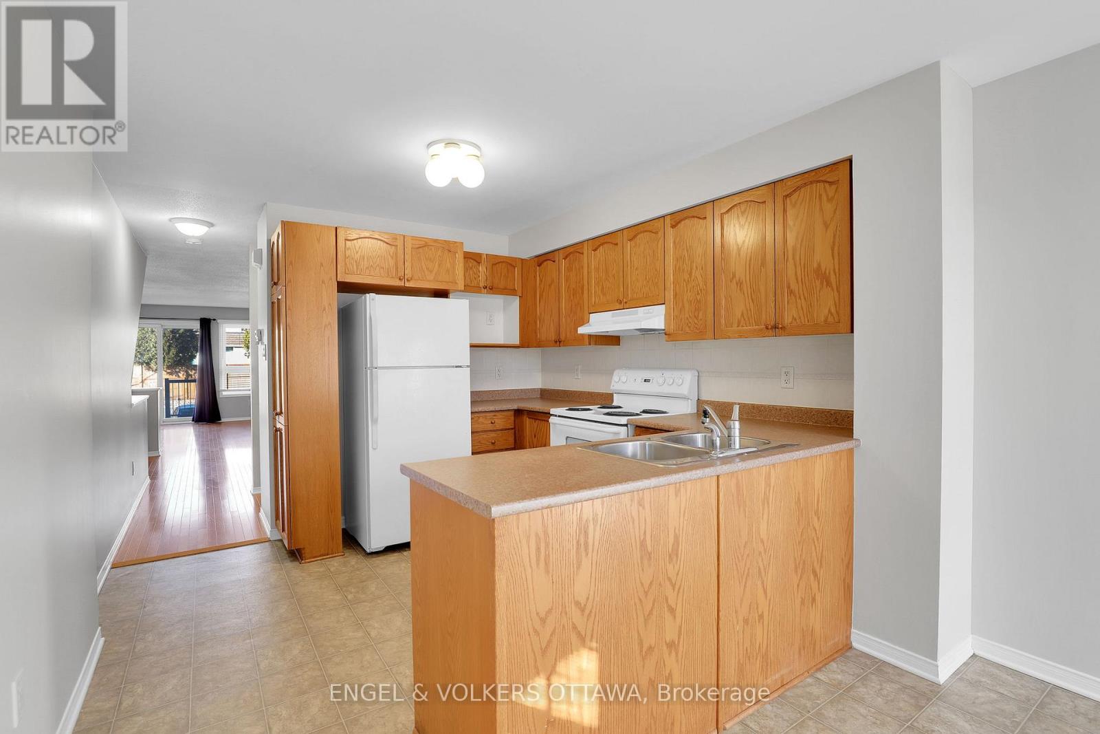 10 - 811 Longfields Drive