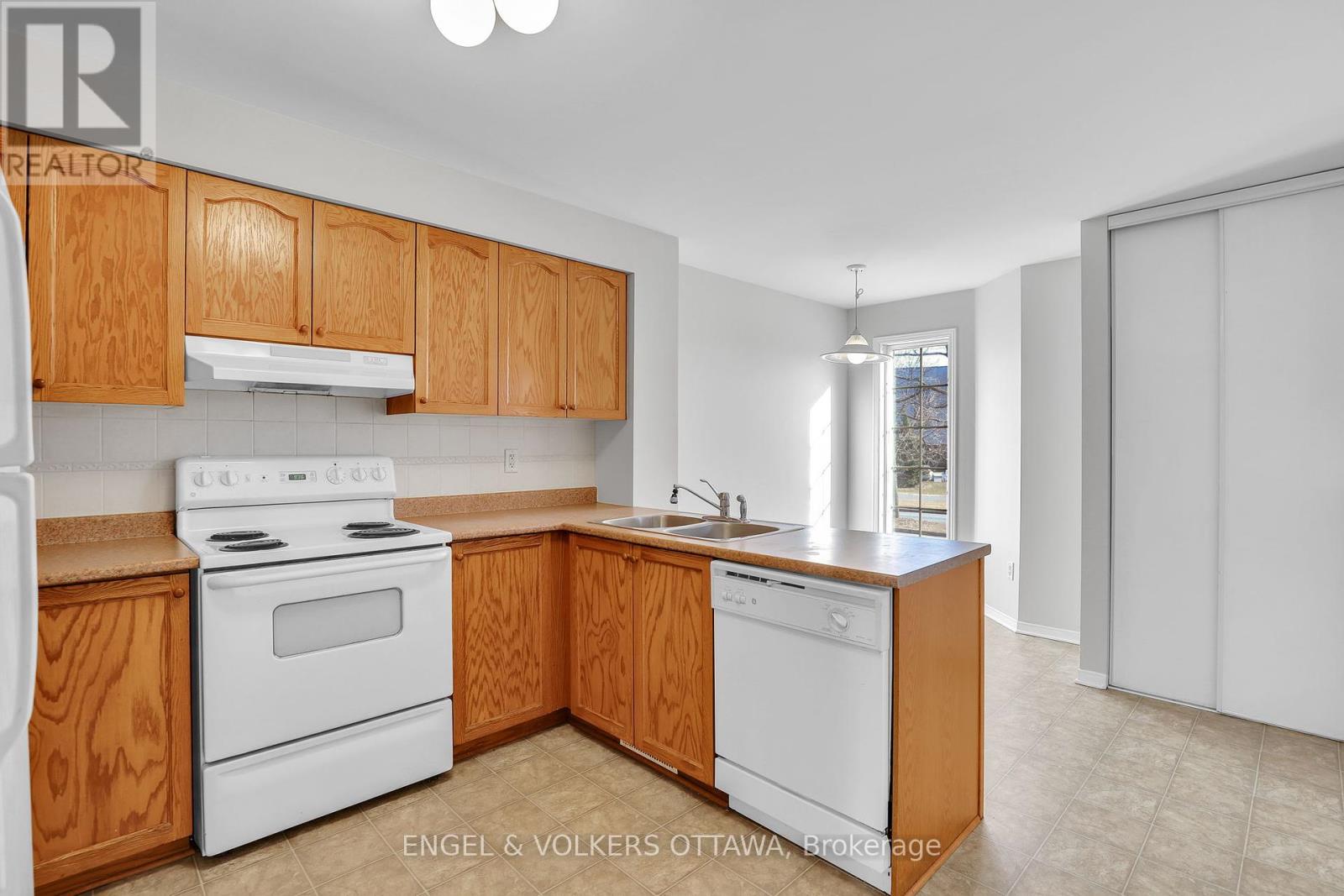10 - 811 Longfields Drive