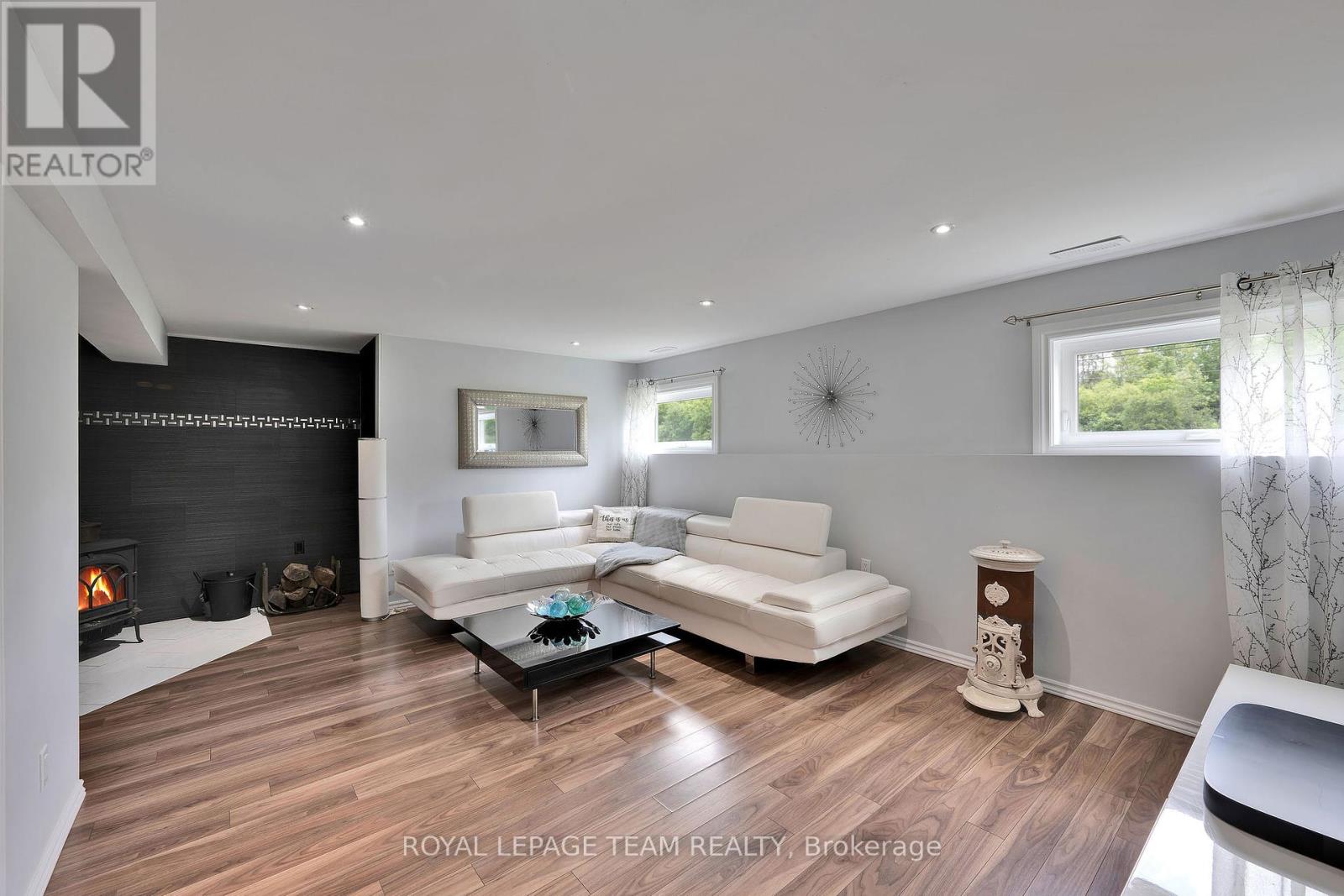 883 Craig Road