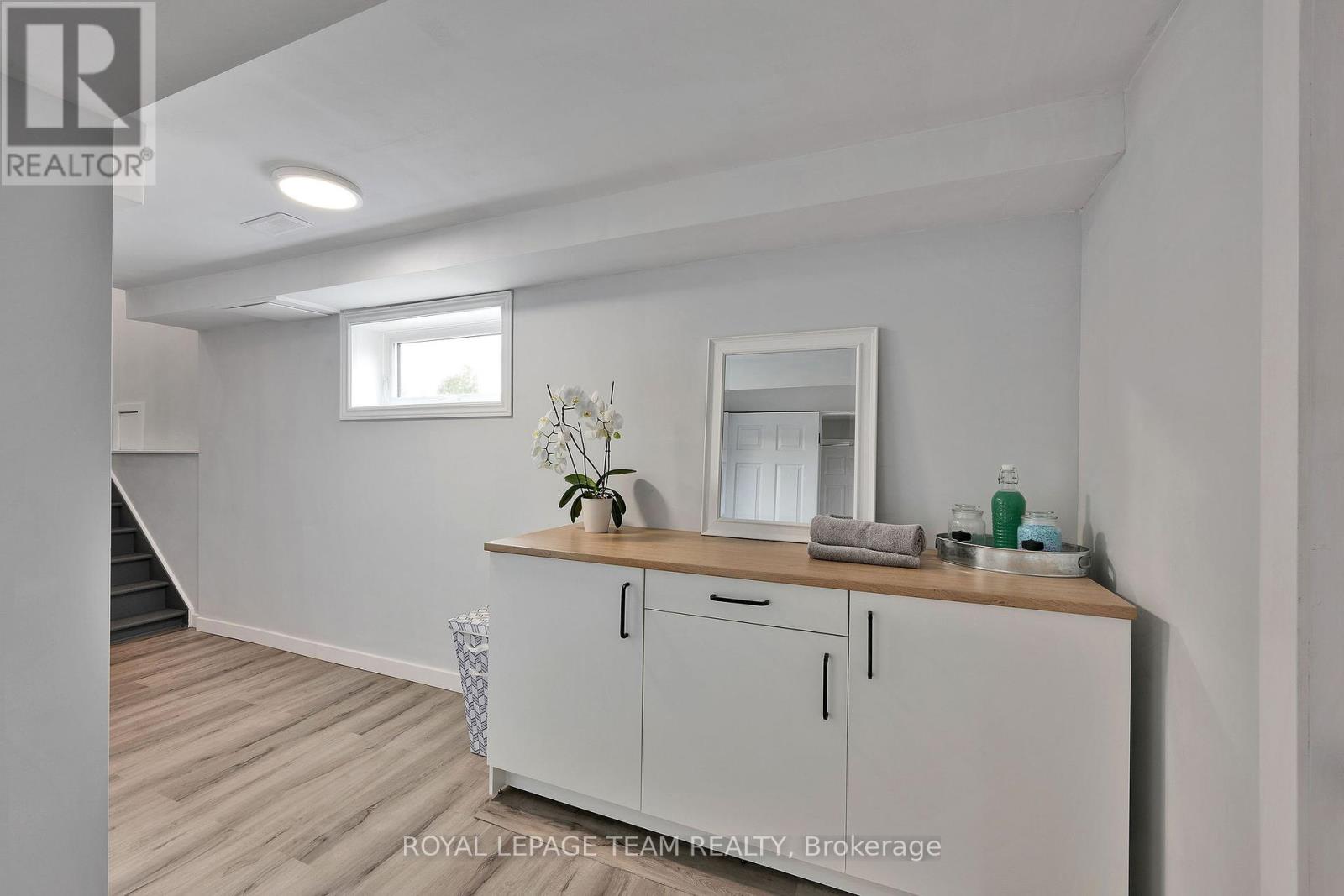 883 Craig Road