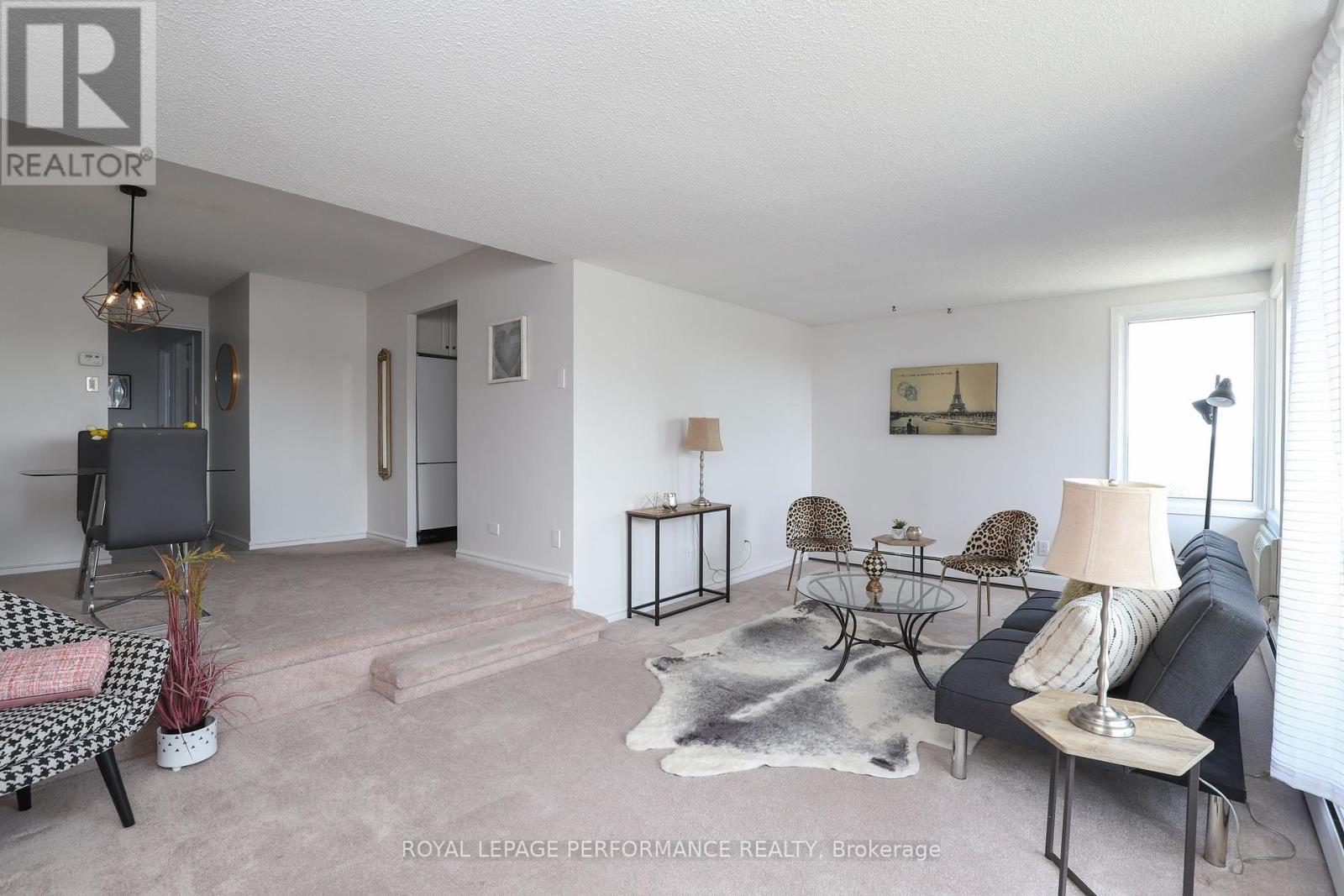 1002 - 1171 Ambleside Drive