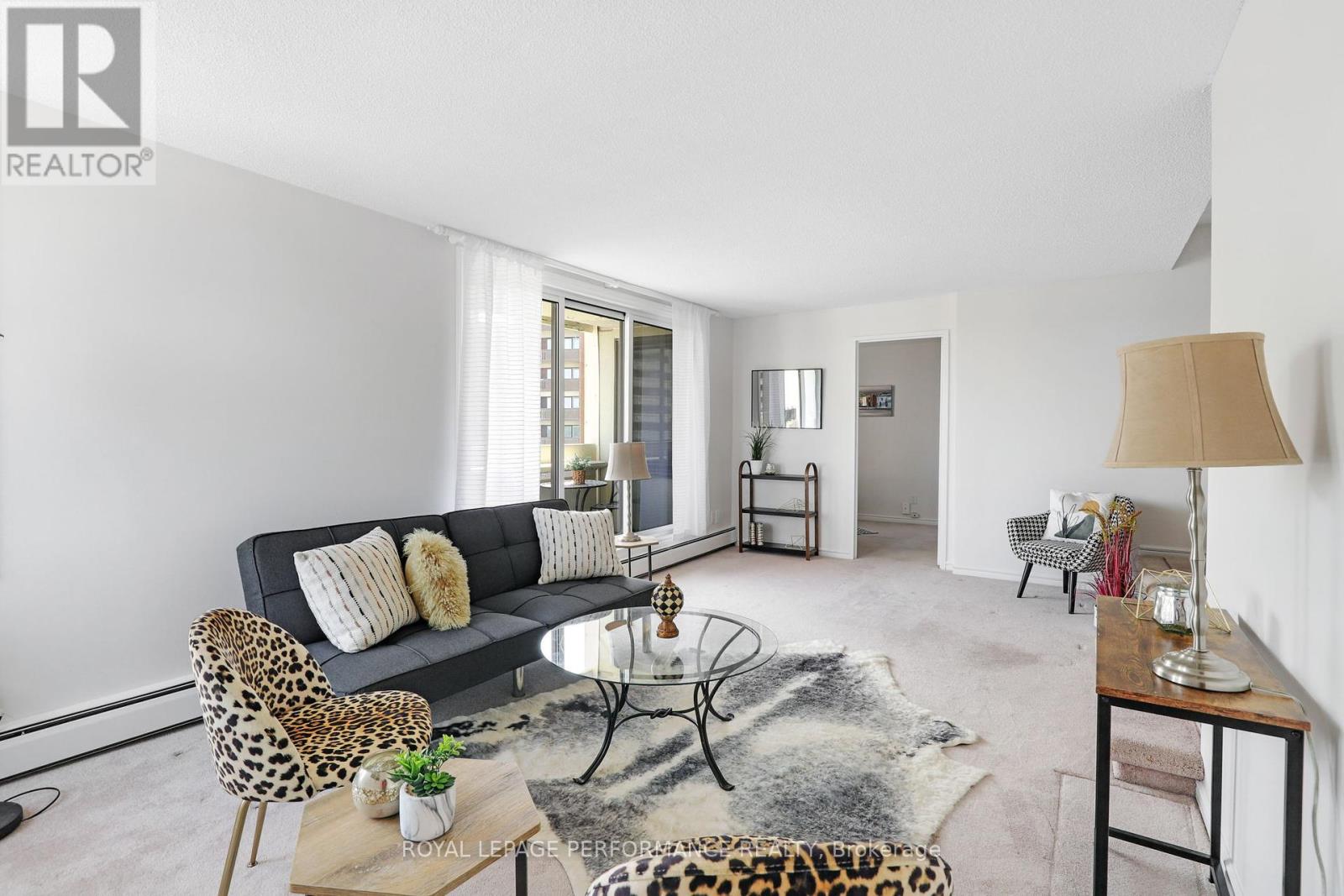 1002 - 1171 Ambleside Drive