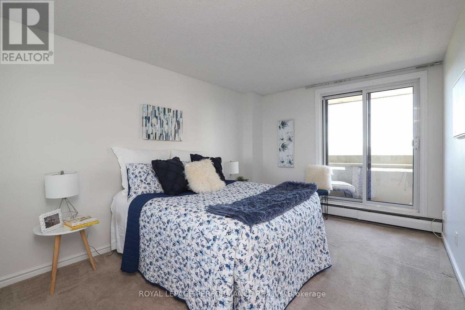 1002 - 1171 Ambleside Drive