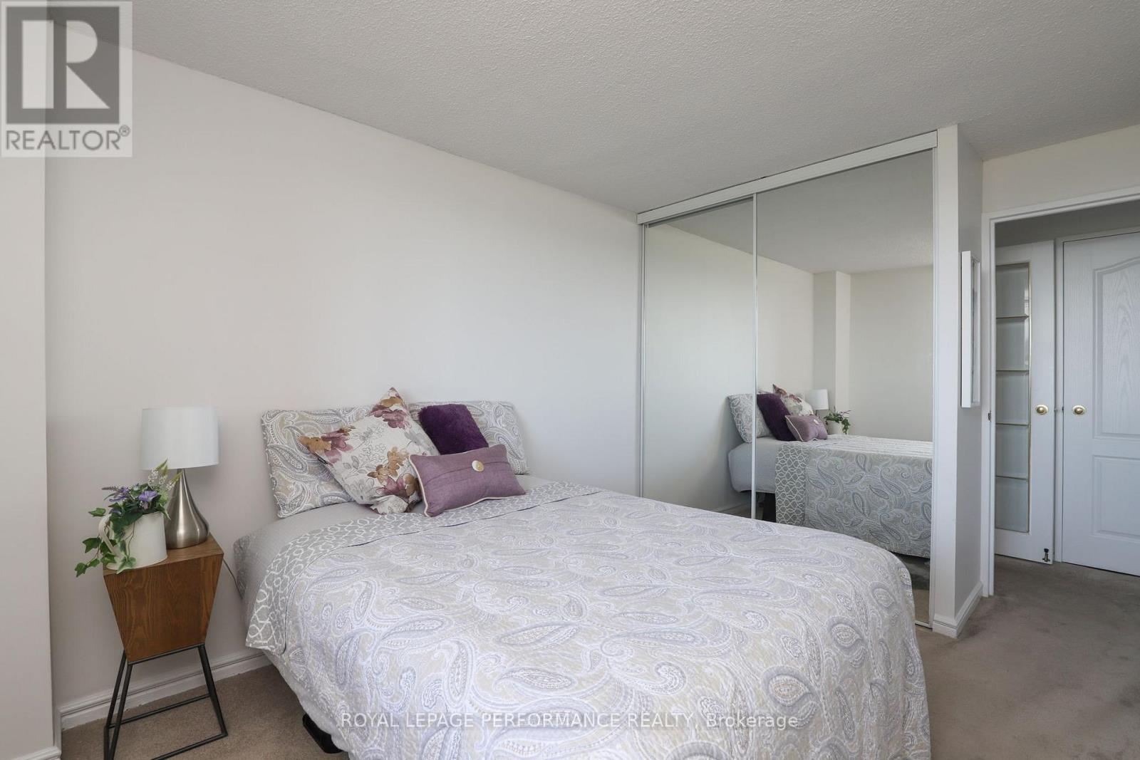 1002 - 1171 Ambleside Drive