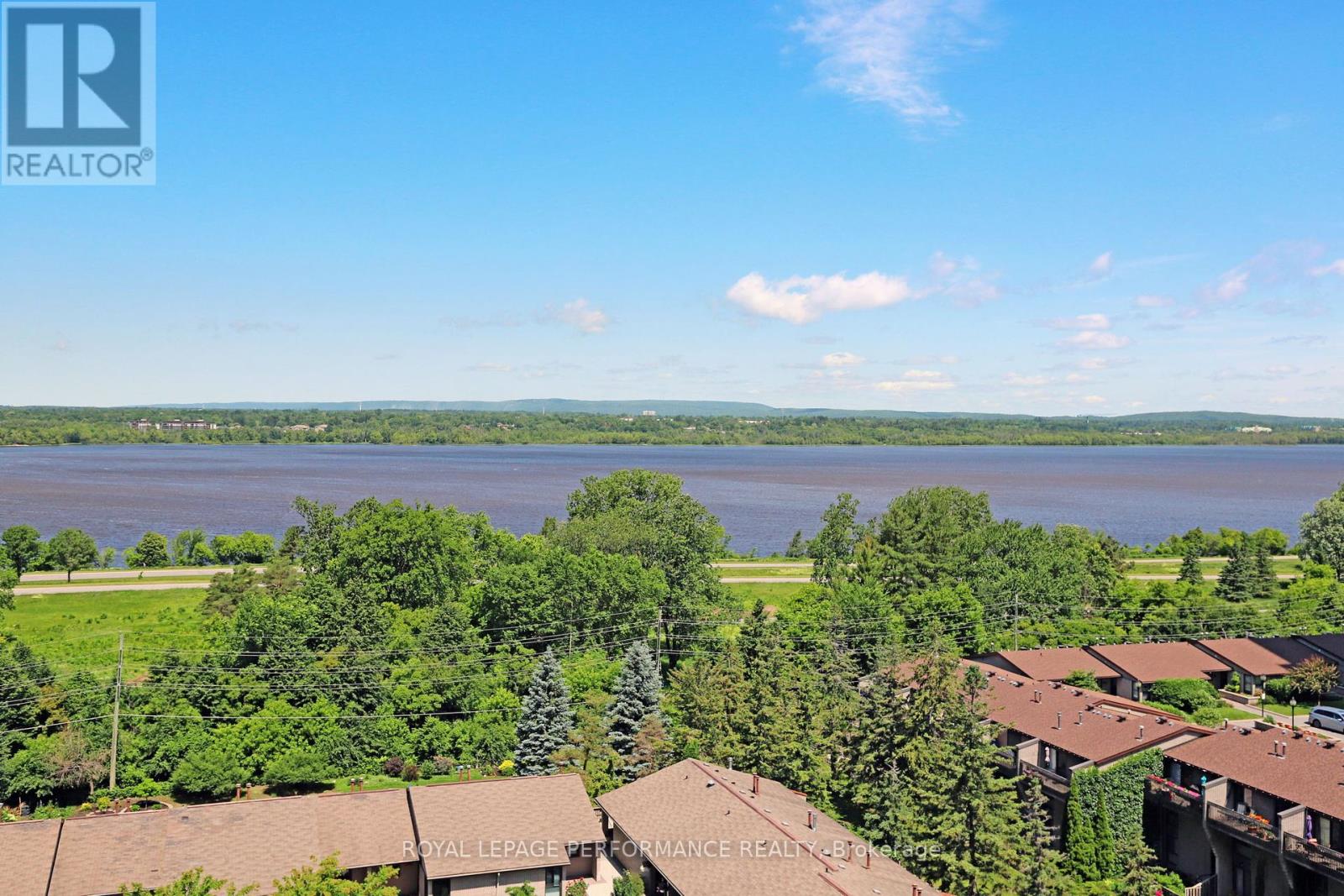 1002 - 1171 Ambleside Drive