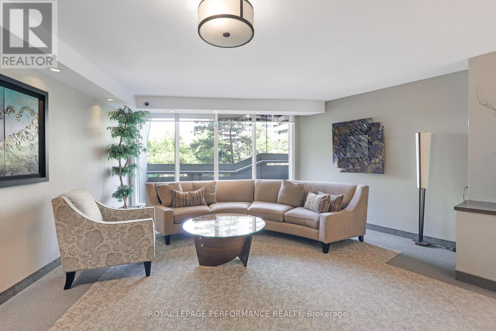 1002 - 1171 Ambleside Drive