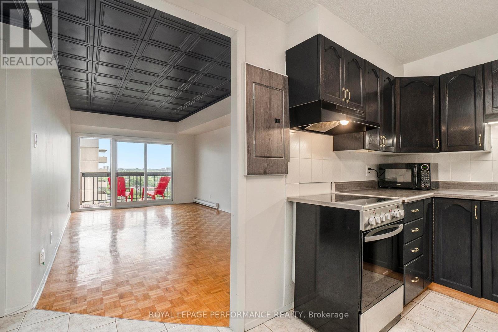 1806 - 158a Mcarthur Avenue