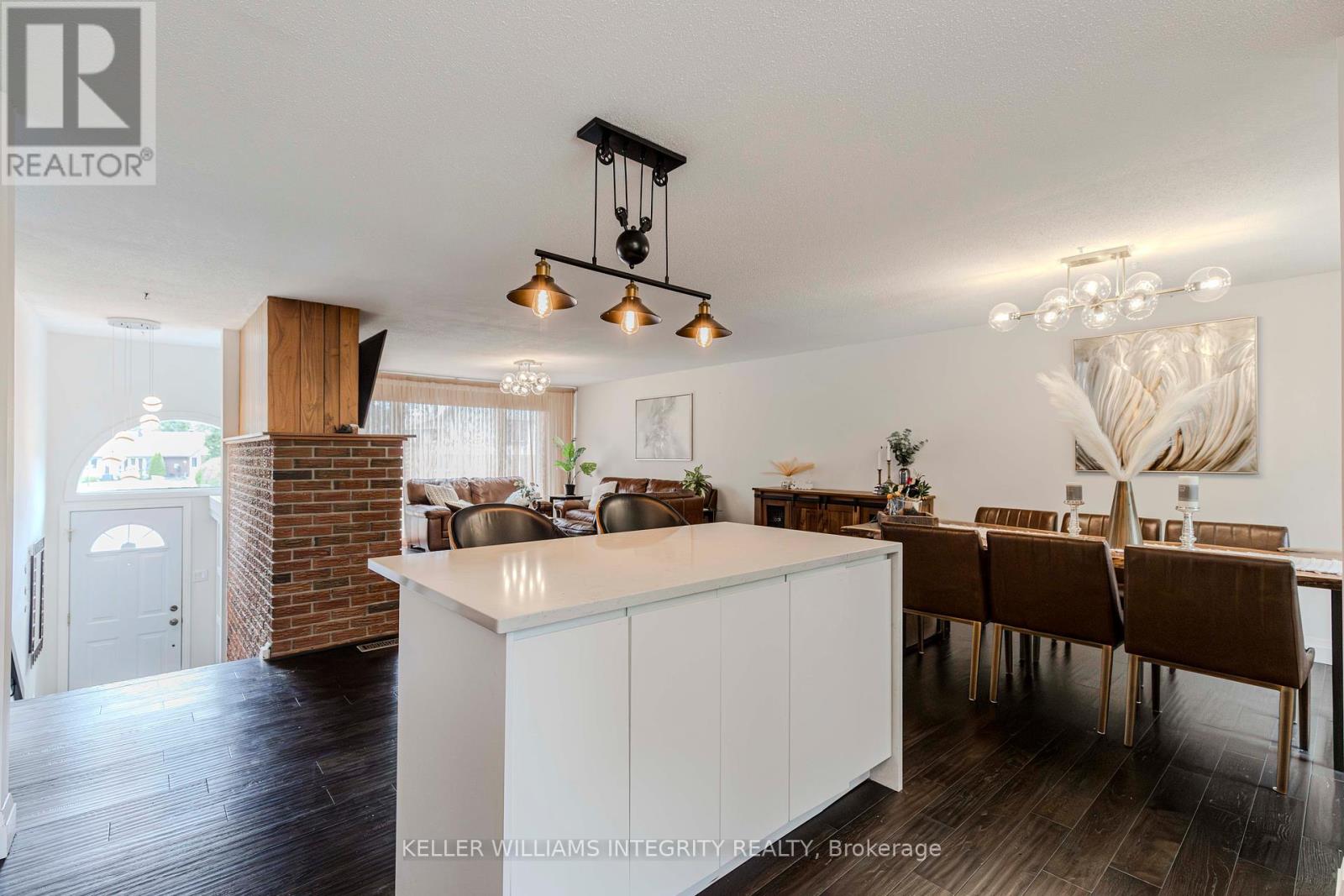 31 Ashgrove Crescent