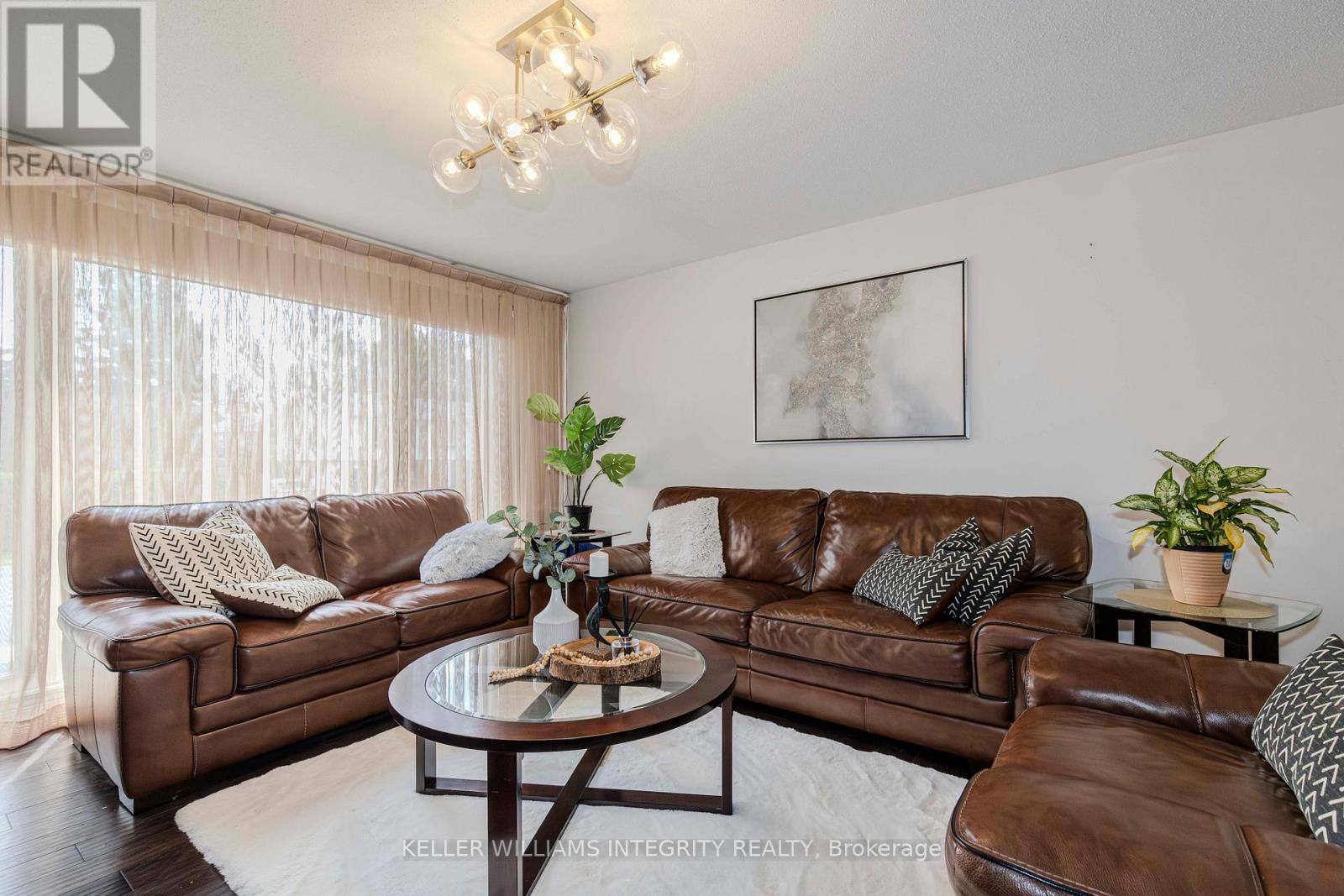 31 Ashgrove Crescent