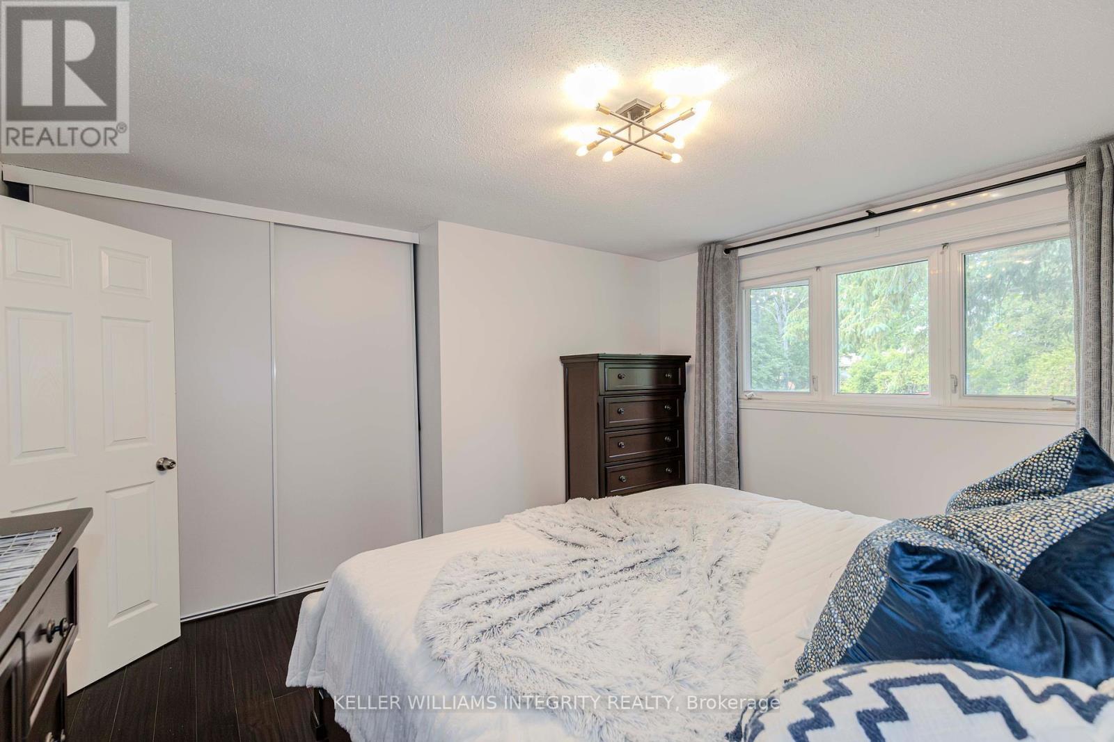 31 Ashgrove Crescent