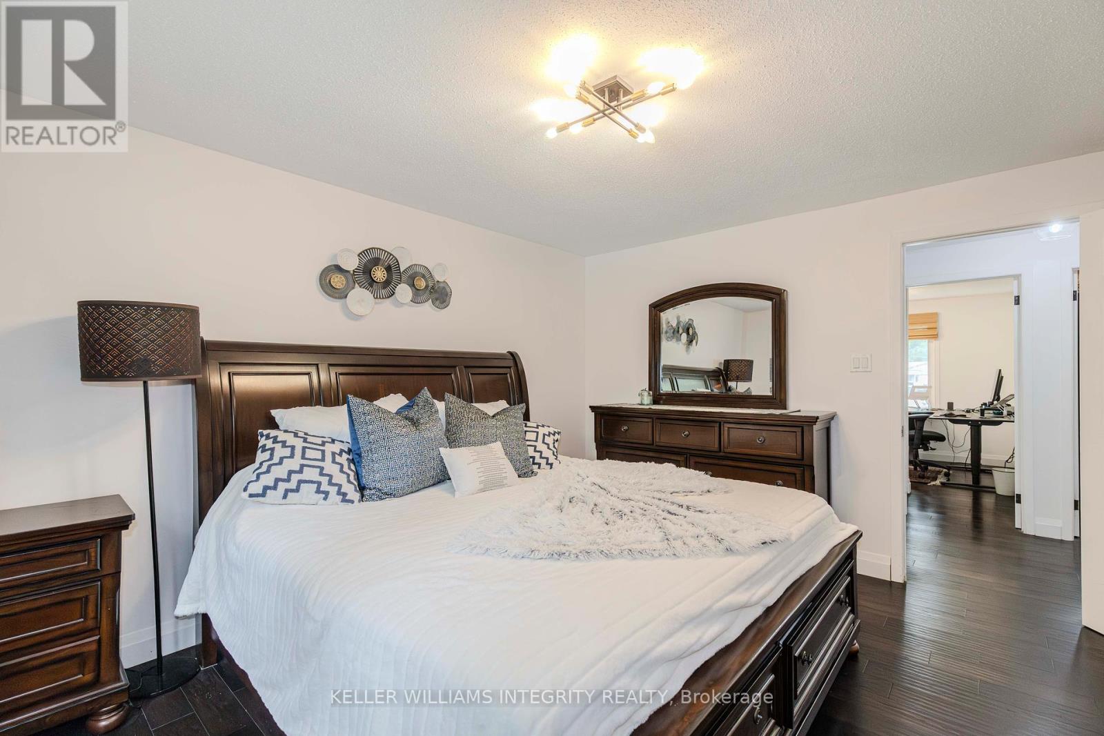 31 Ashgrove Crescent