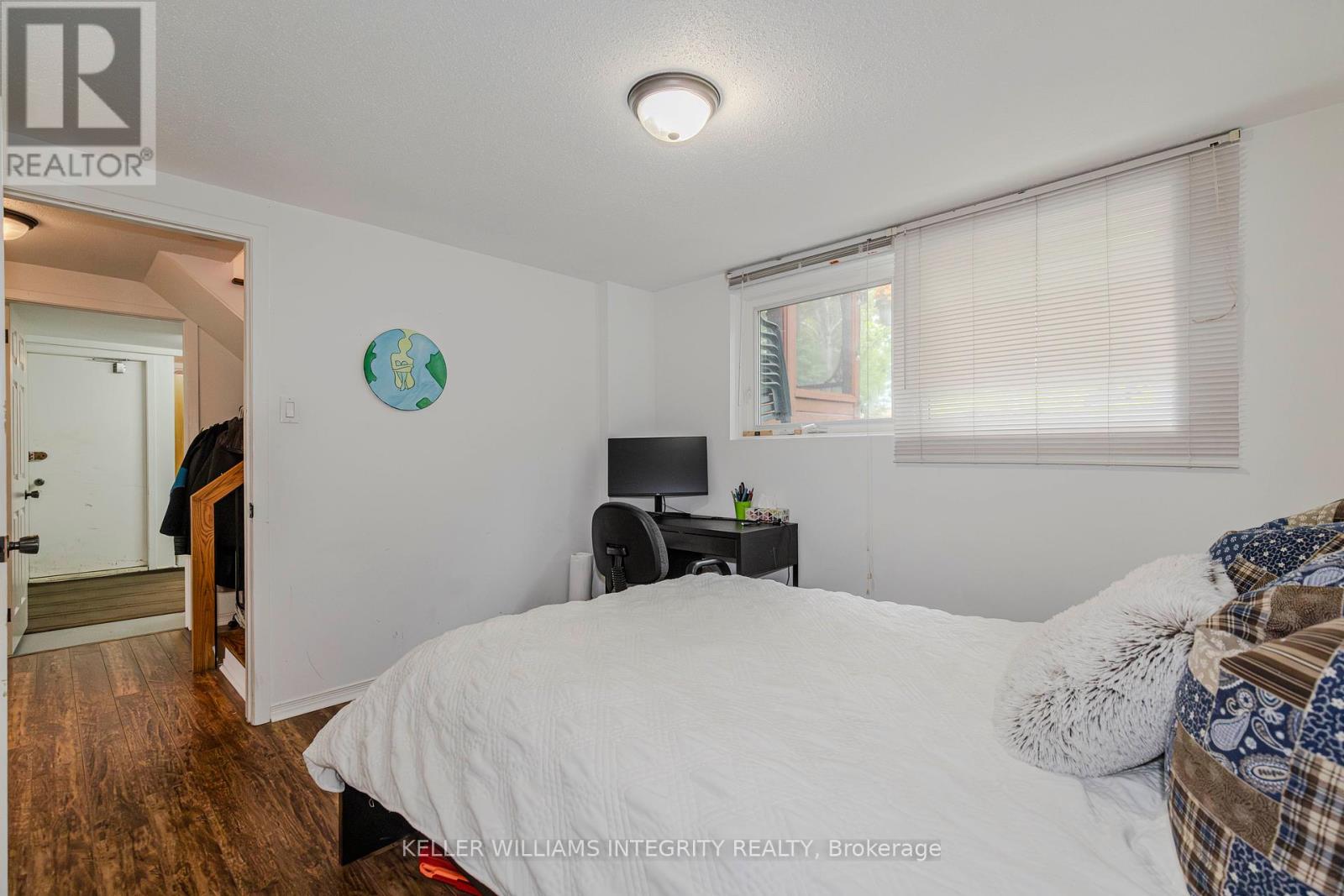 31 Ashgrove Crescent