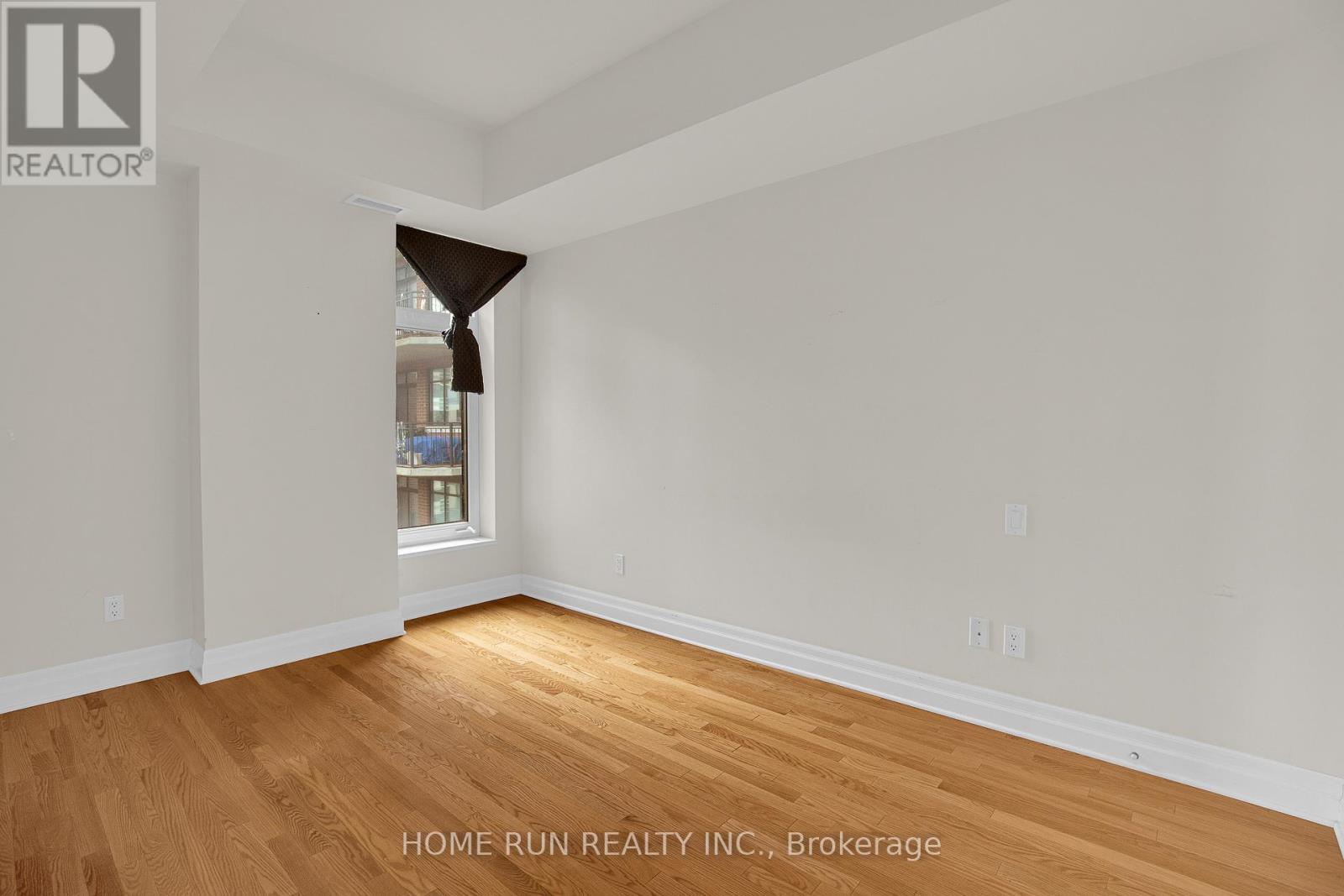708 - 245 Kent Street