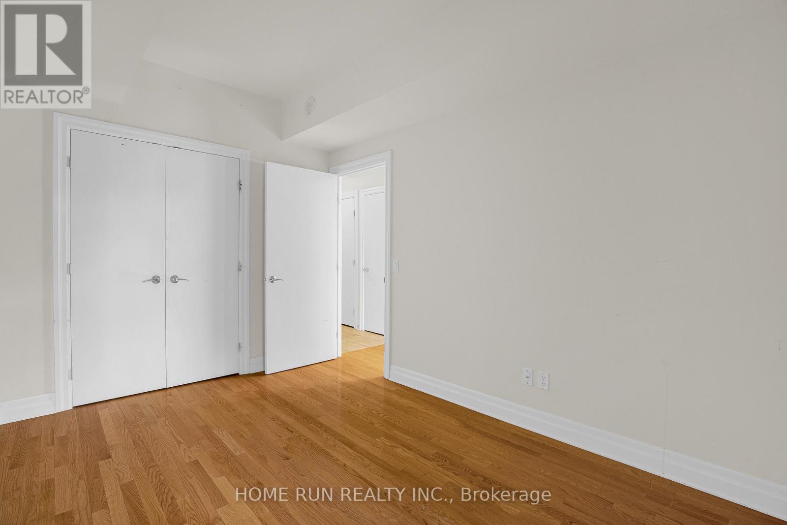 708 - 245 Kent Street