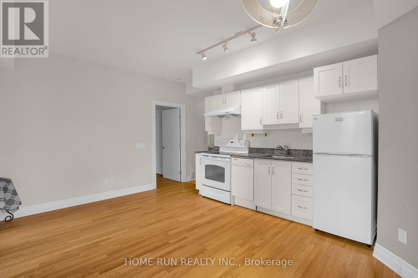 708 - 245 Kent Street