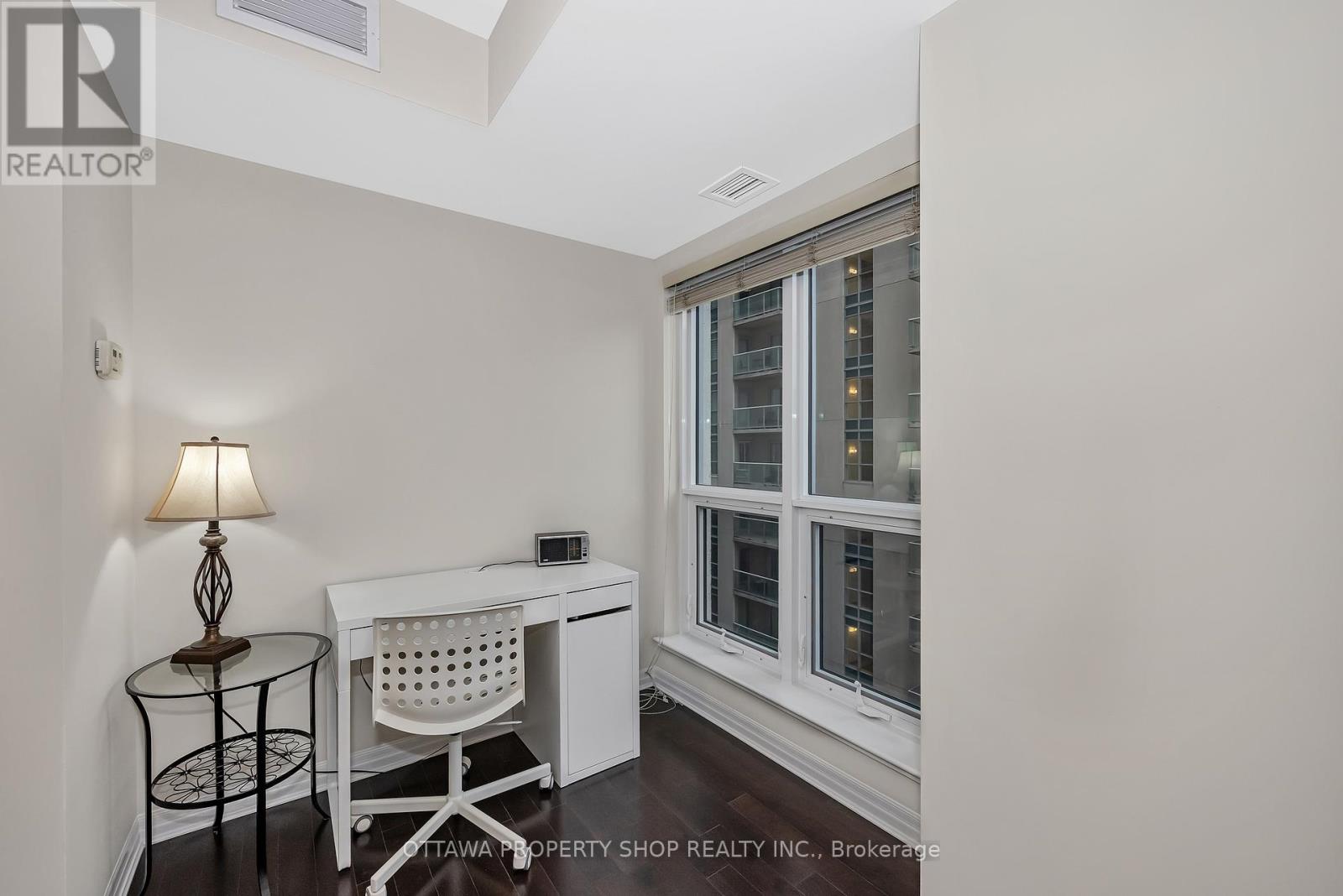 1209 - 242 Rideau Street