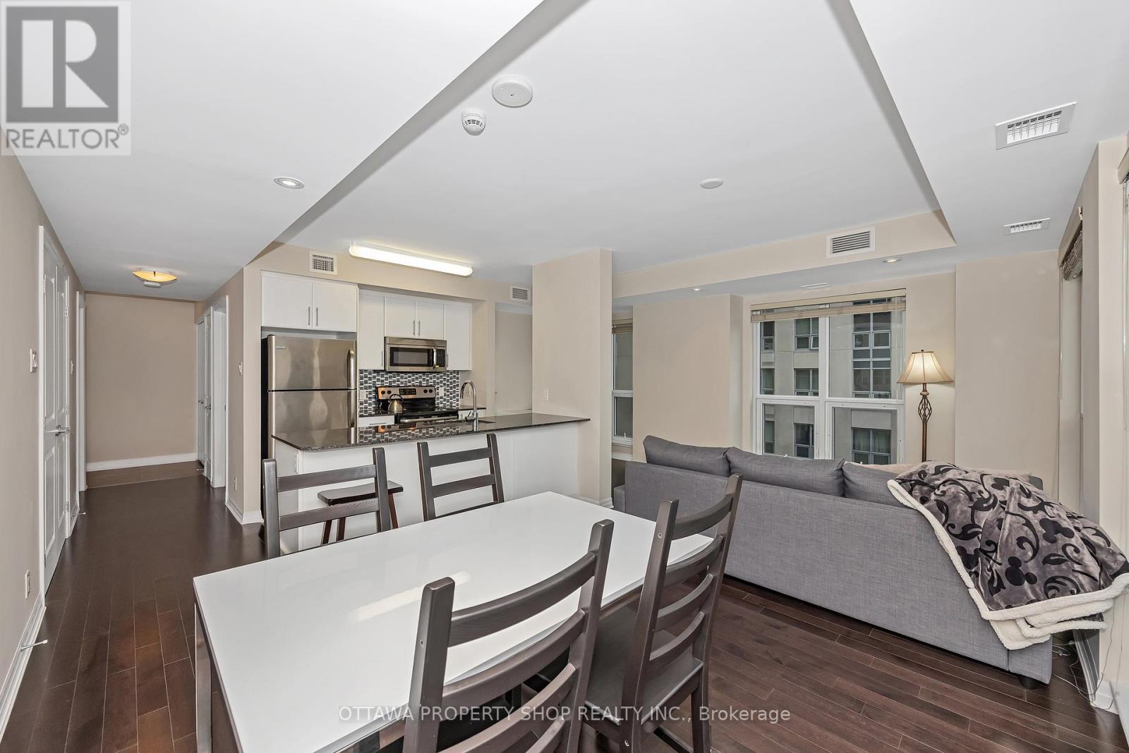 1209 - 242 Rideau Street