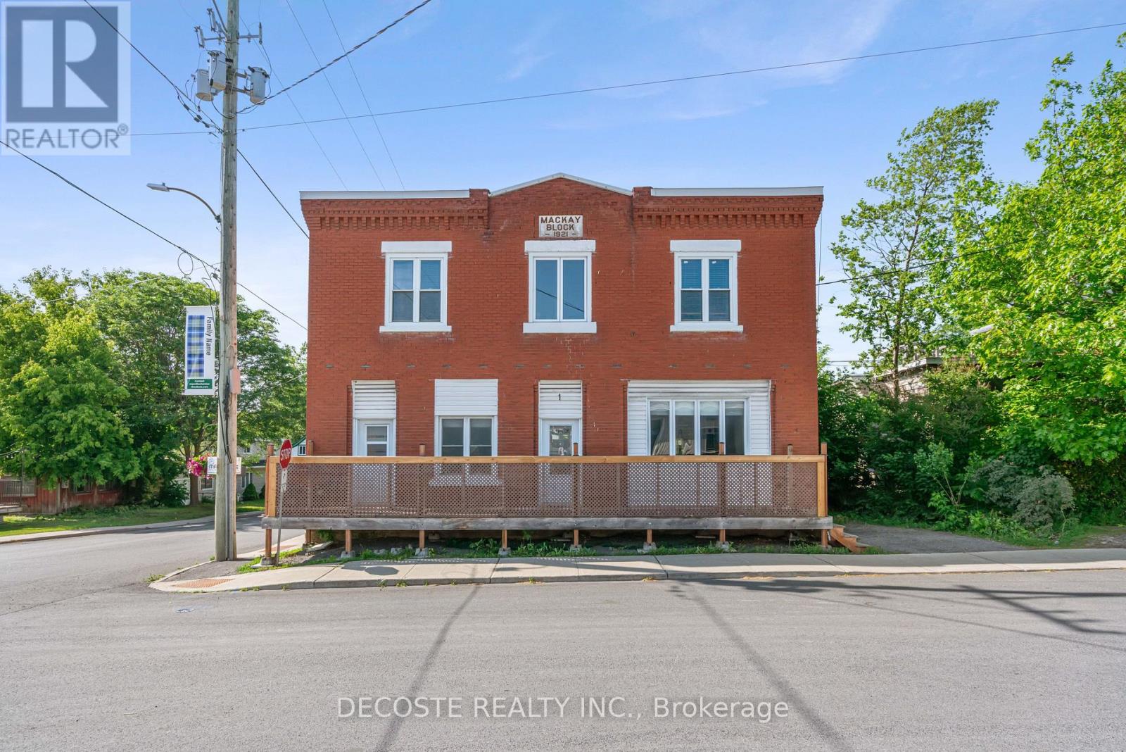 1 Mechanic Street E