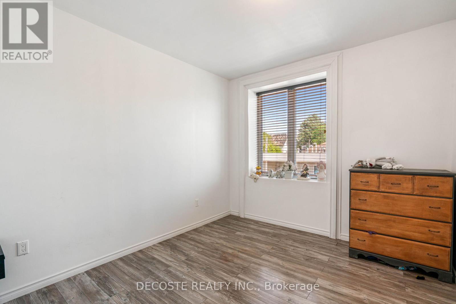 1 Mechanic Street E