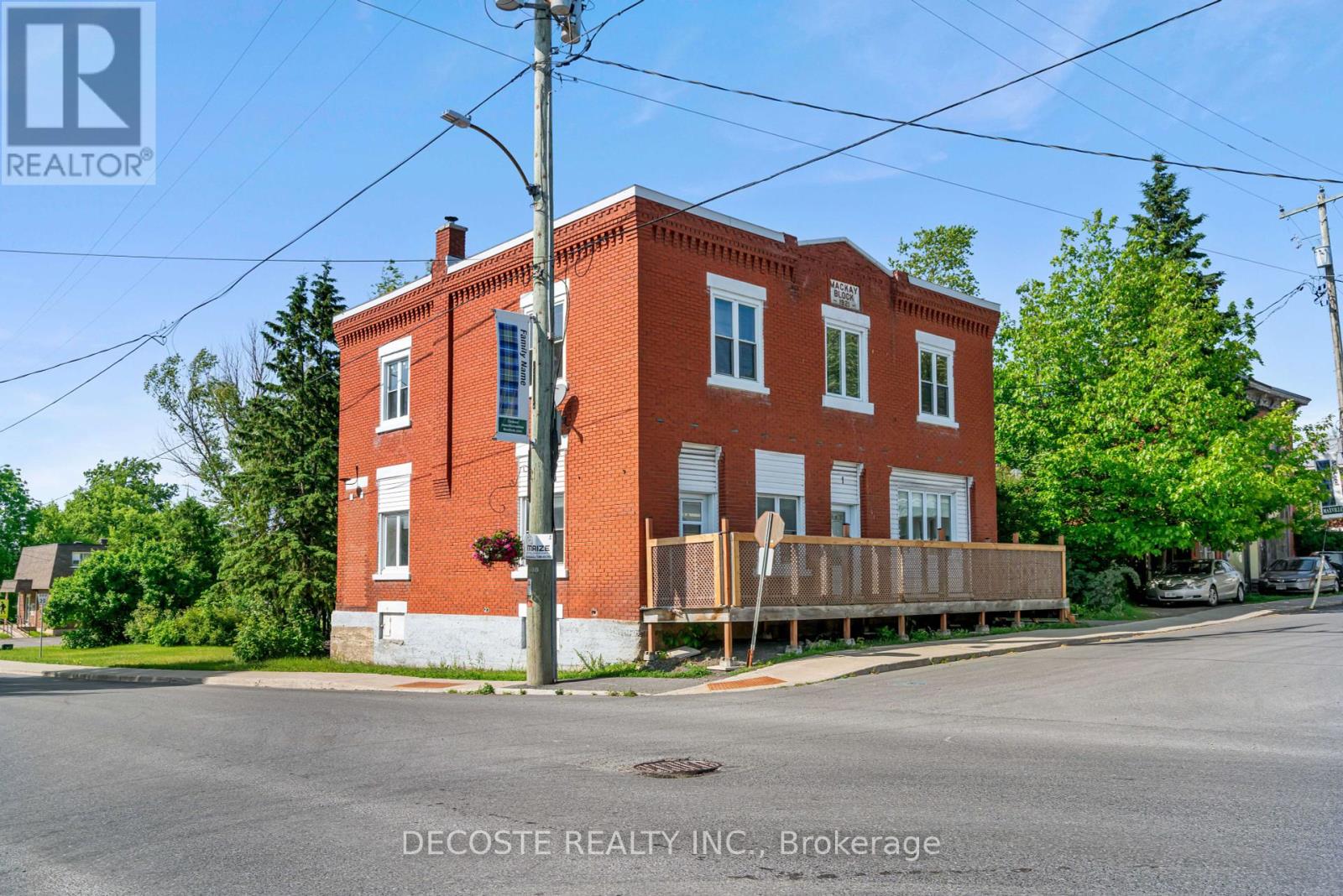 1 Mechanic Street E