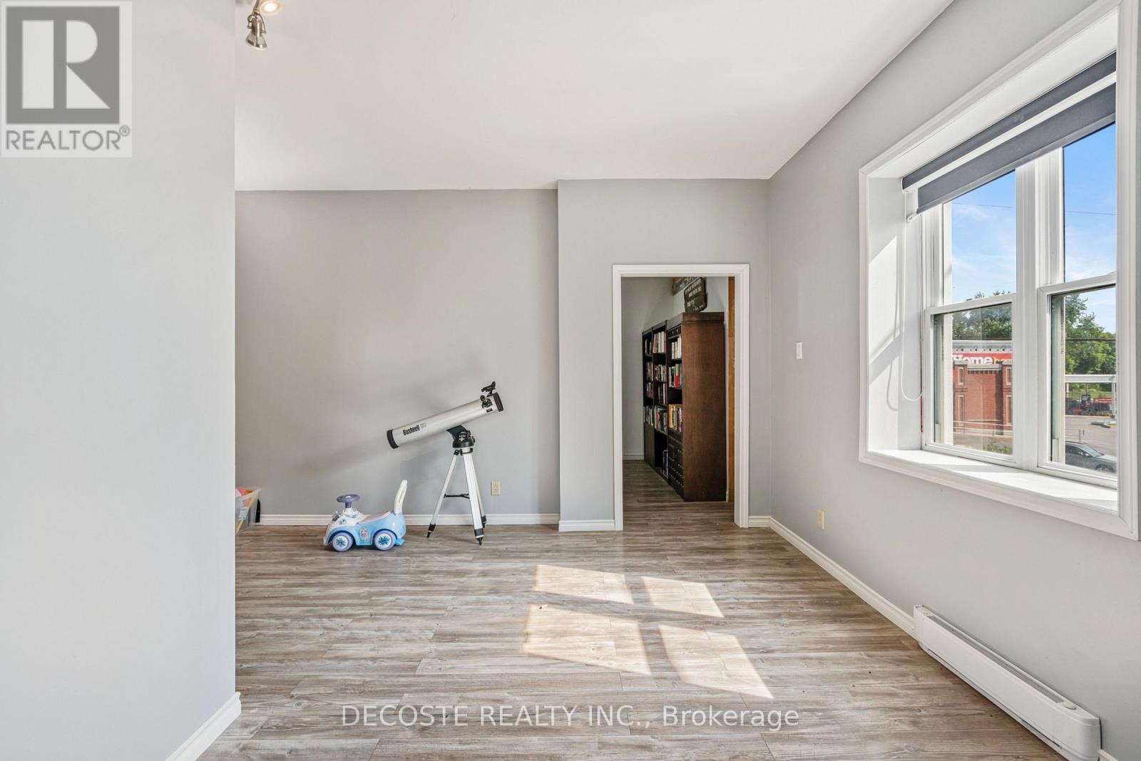 1 Mechanic Street E