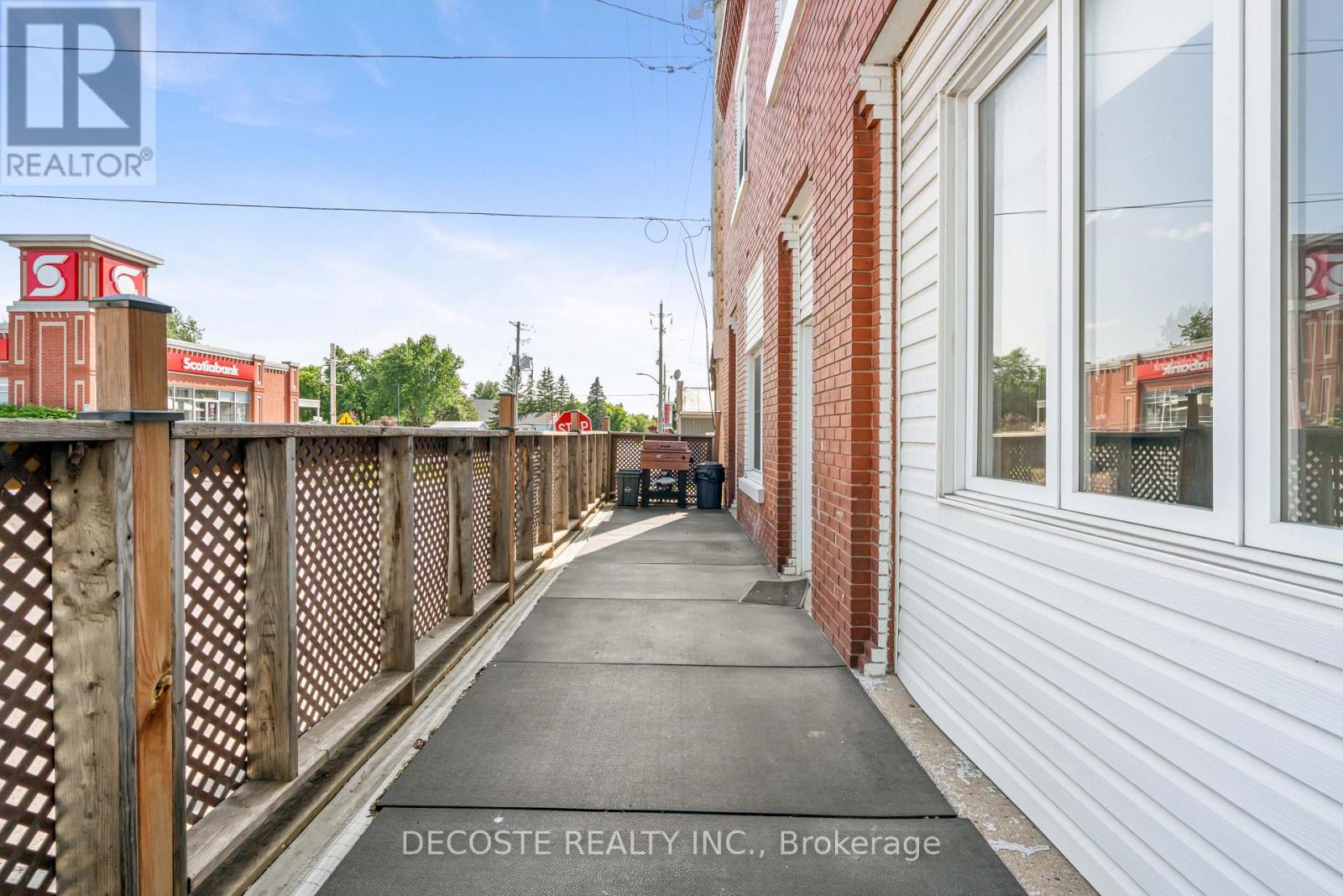 1 Mechanic Street E