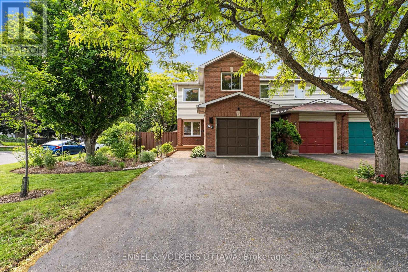 68 Thornbury Crescent