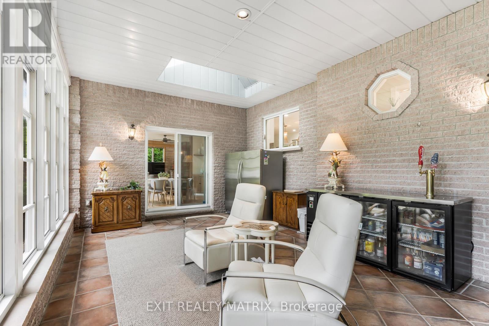 2845 Front Road