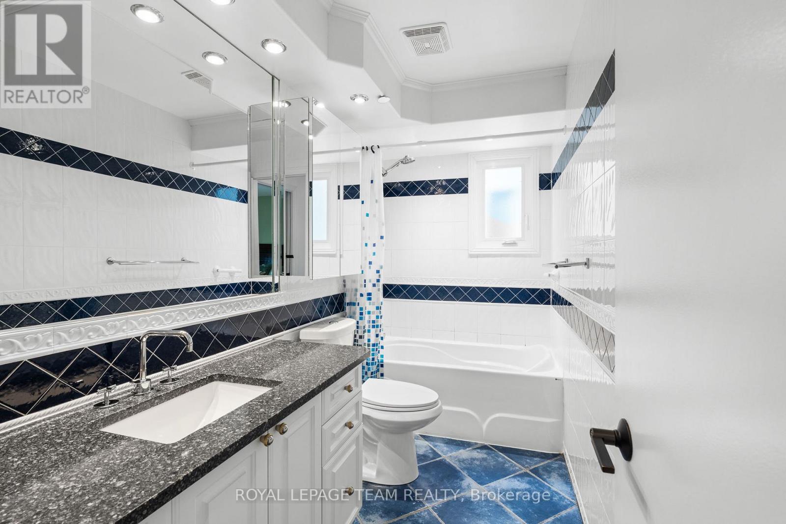 4 - 1011 Prince Of Wales Drive