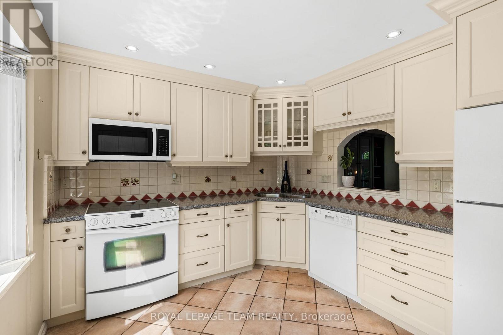 4 - 1011 Prince Of Wales Drive