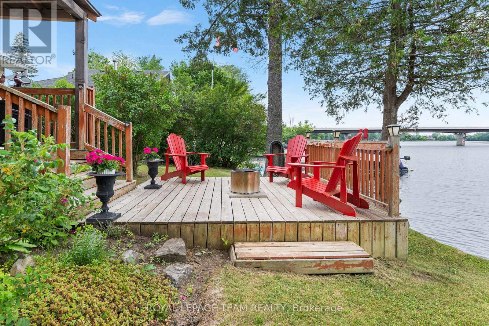 2733 Rideau Glen Lane