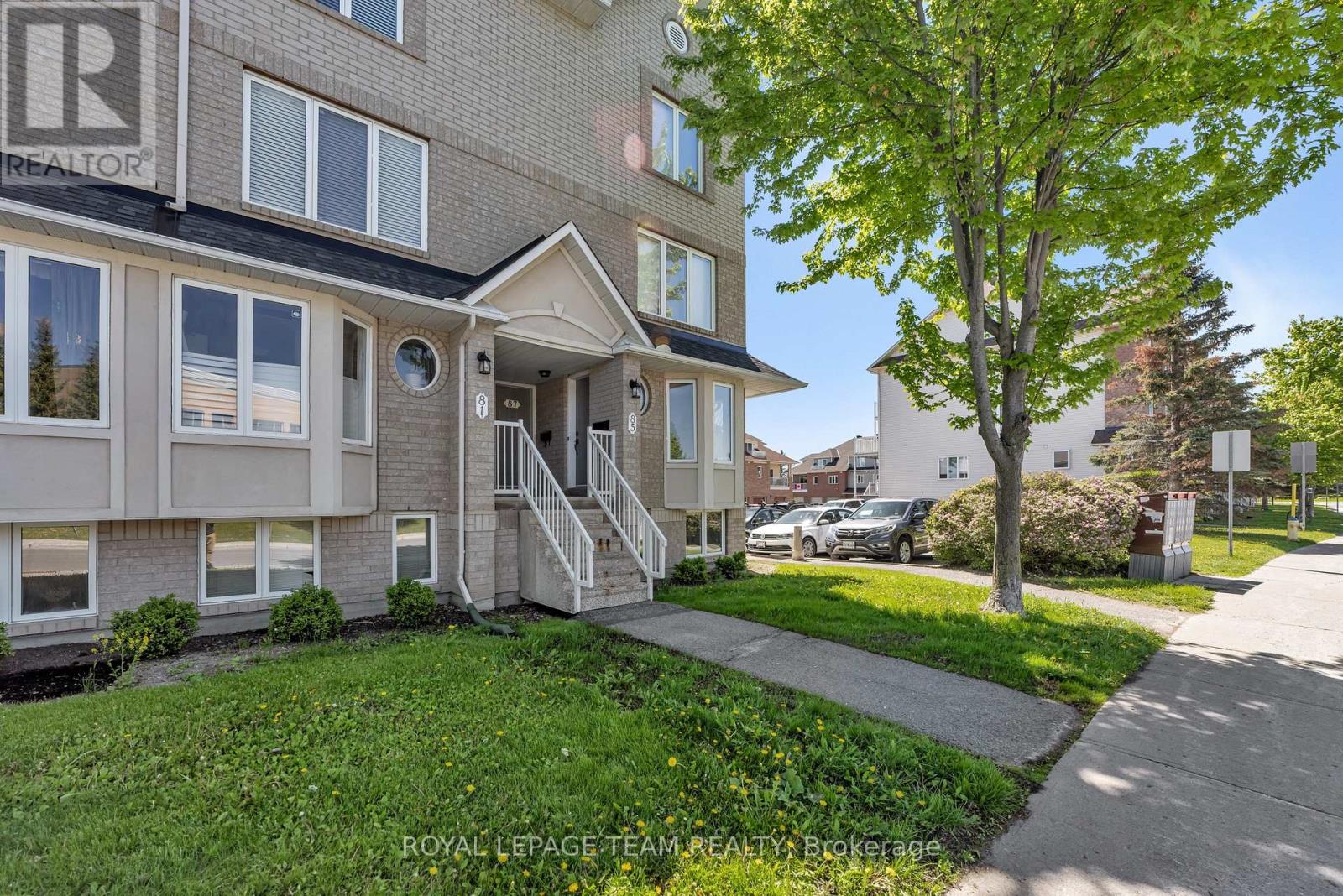 6 - 85 Cresthaven Drive