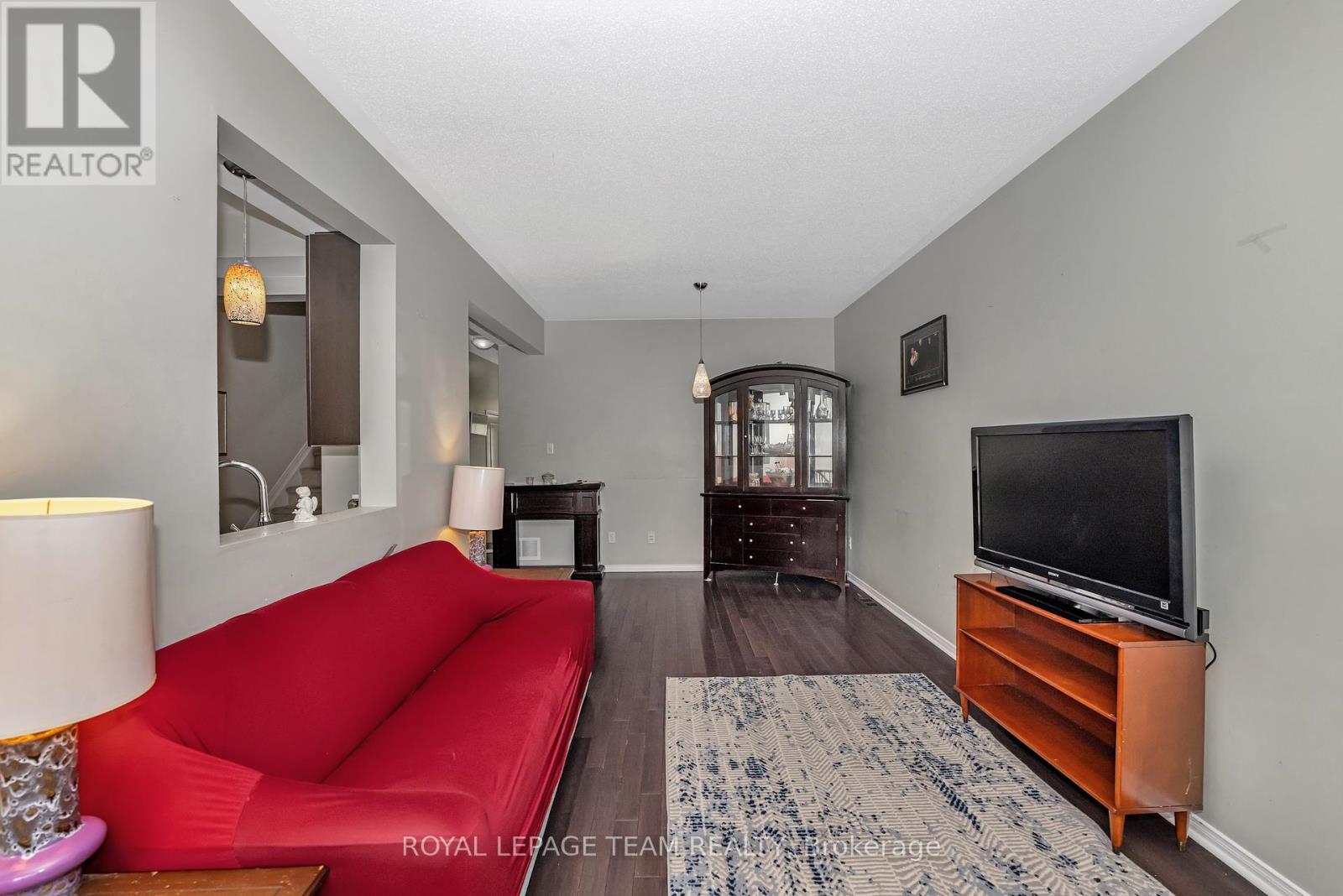 625 Pepperville Crescent
