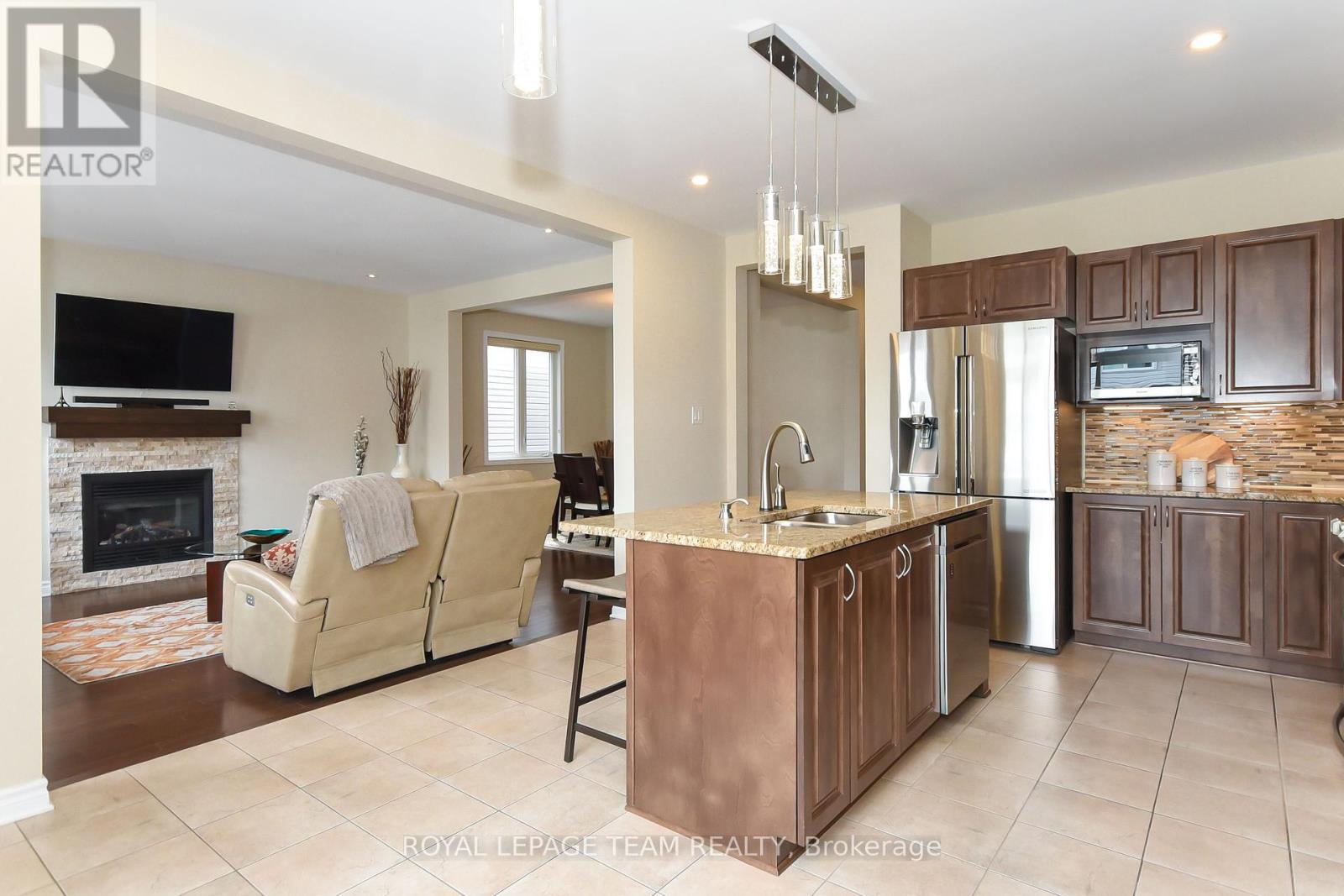 3519 Woodroffe Avenue