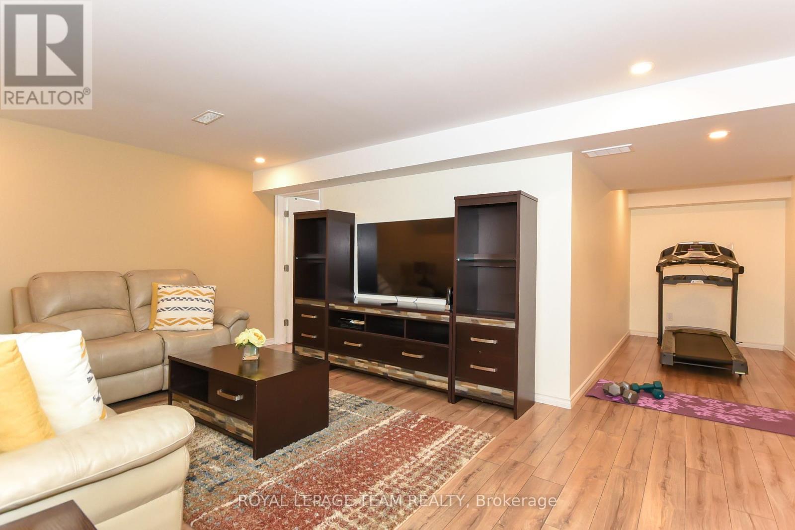 3519 Woodroffe Avenue