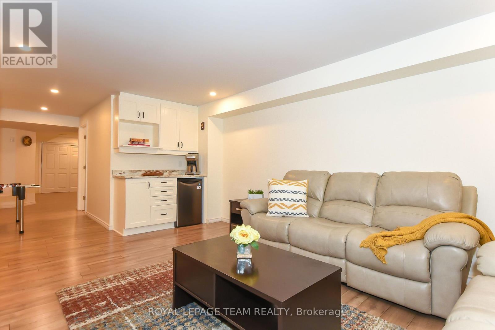 3519 Woodroffe Avenue